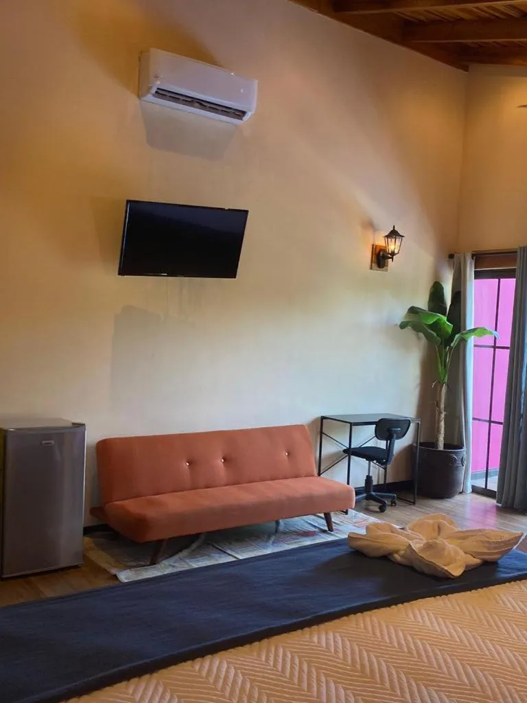 TV and multimedia, Bed in Millenium Manuel Antonio Park and beach