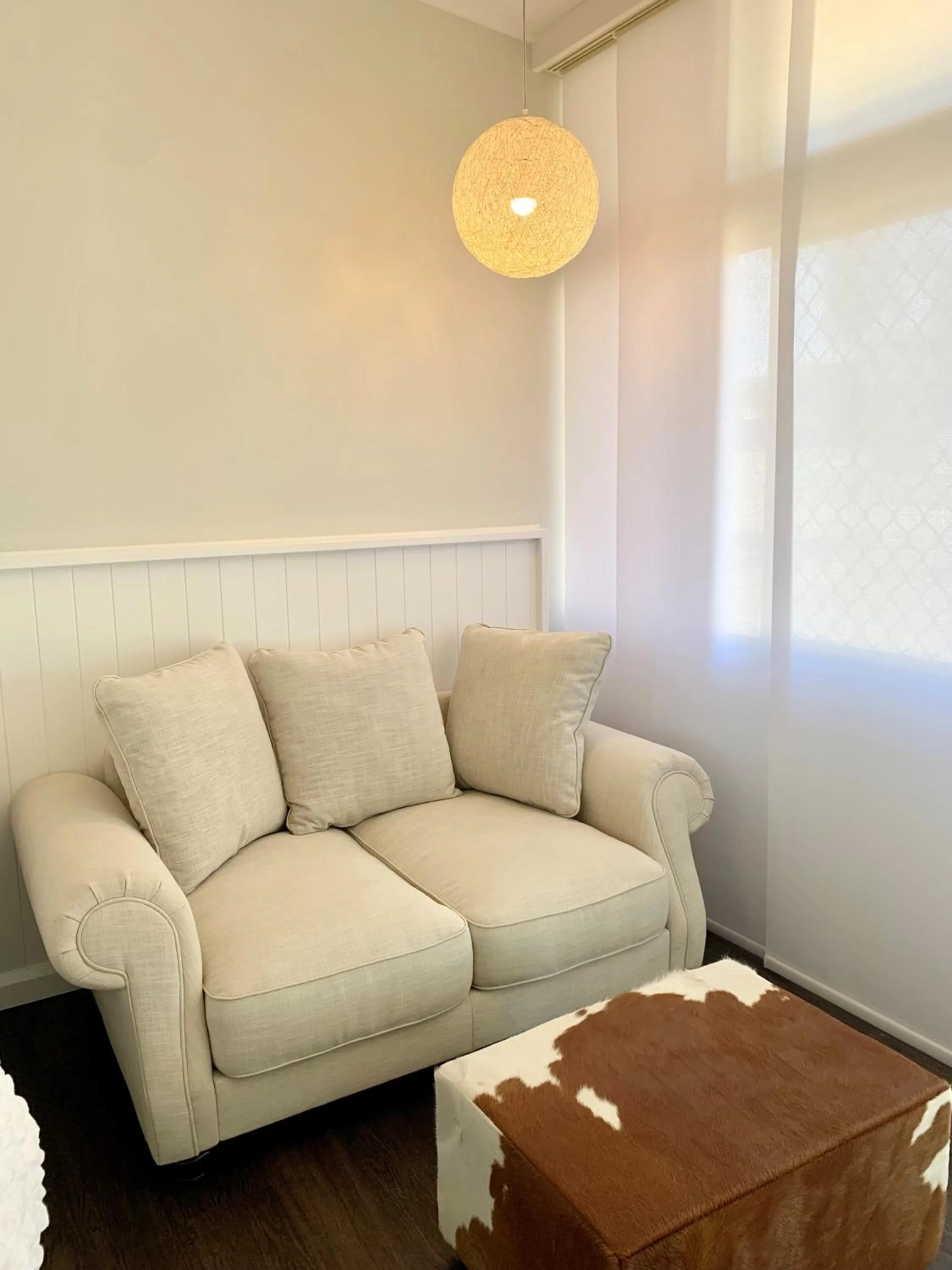 Seating area in Banana Hotel Motel