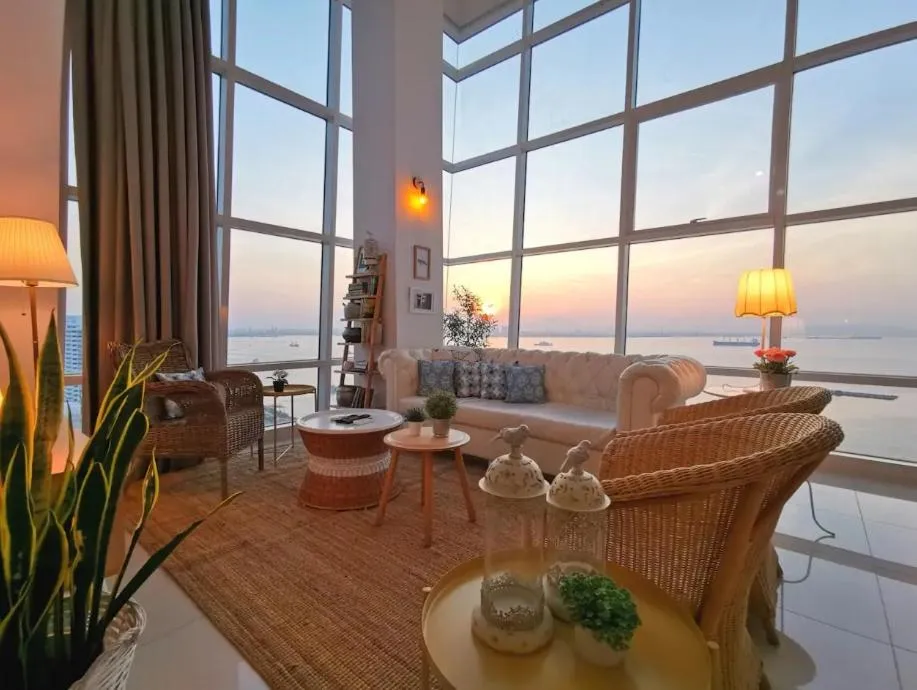 Seating area in Maritime Suites Holiday Rental