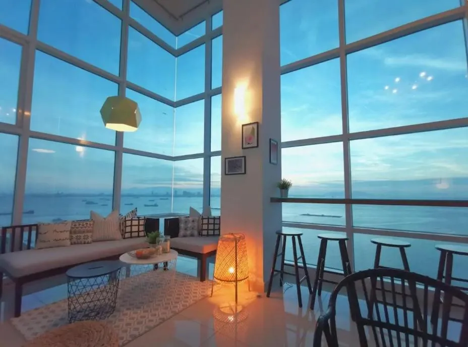 Seating area in Maritime Suites Holiday Rental