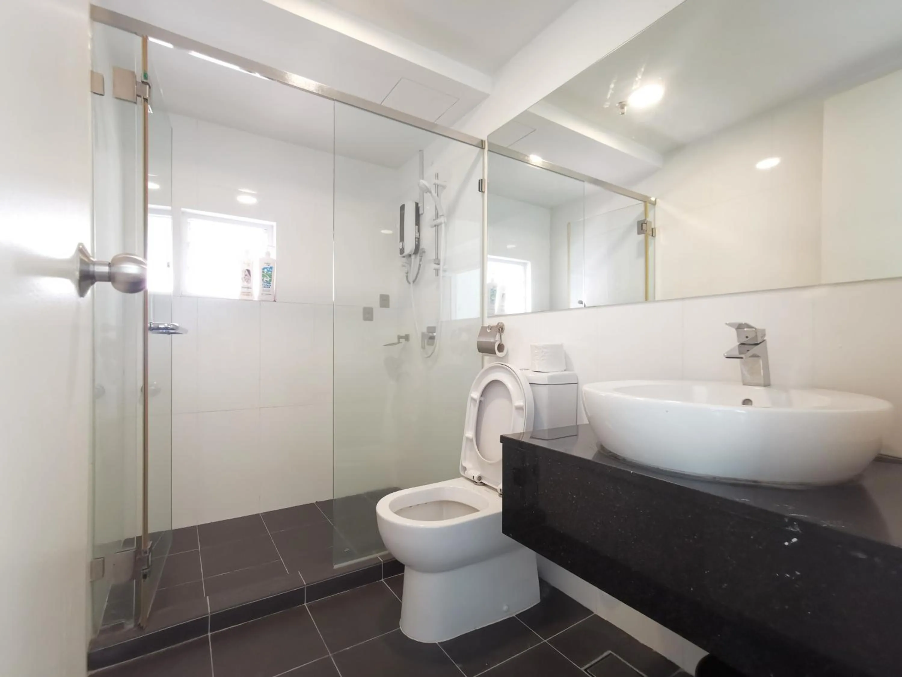 Bathroom in Maritime Suites Holiday Rental