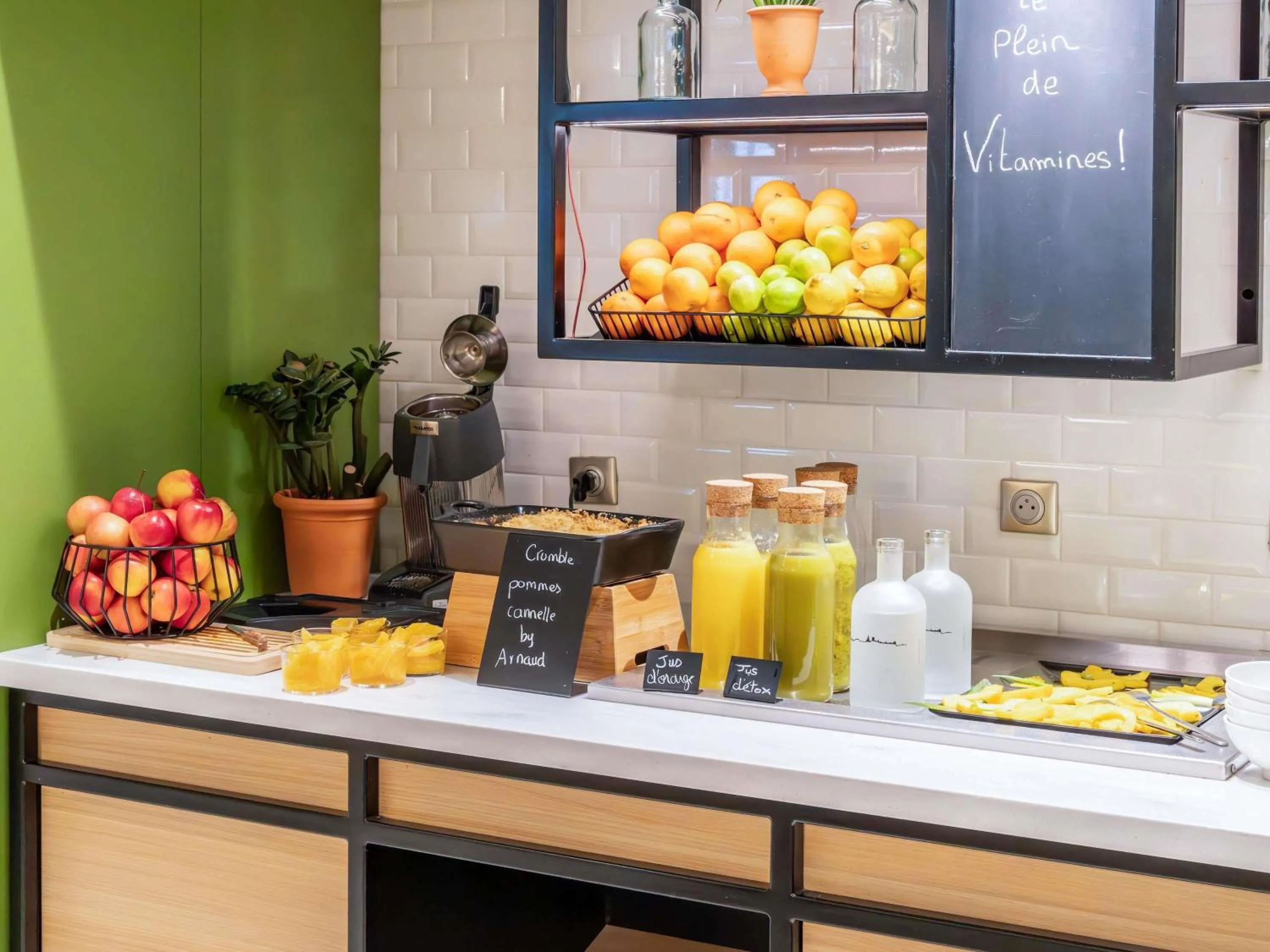 Breakfast in Mercure Avignon TGV Hotel & Spa