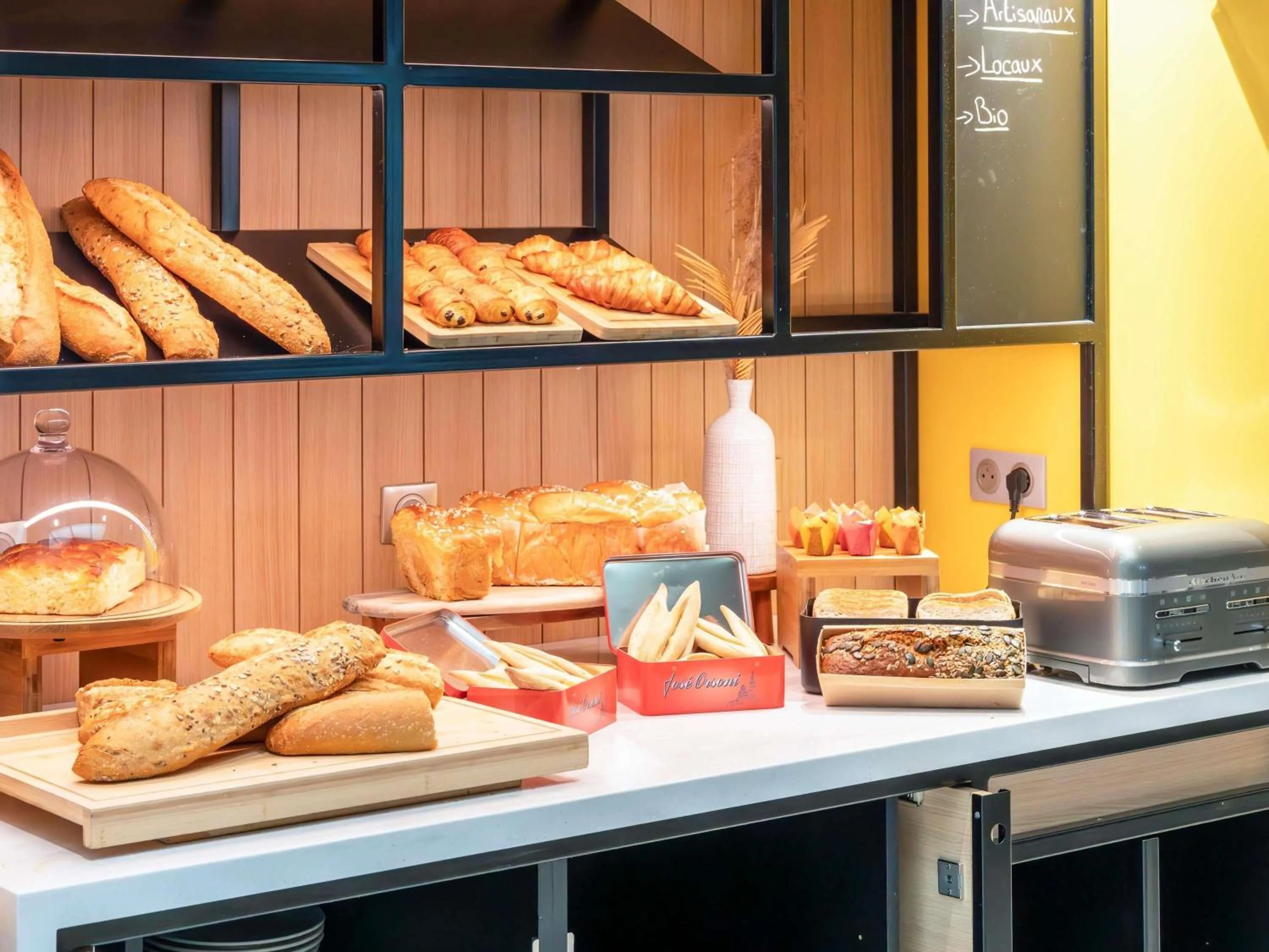 Breakfast in Mercure Avignon TGV Hotel & Spa