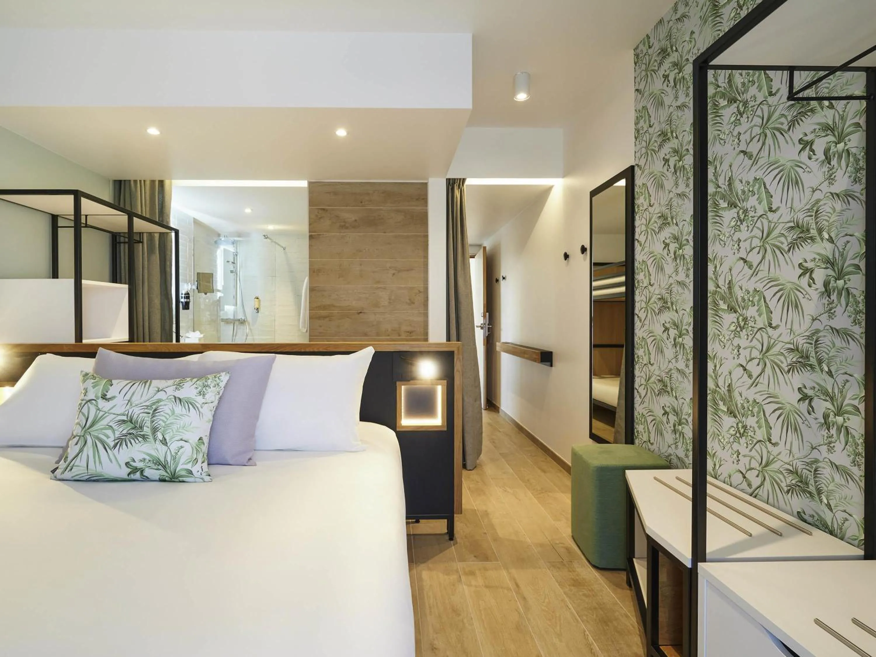 Bedroom, Bed in Mercure Avignon TGV Hotel & Spa