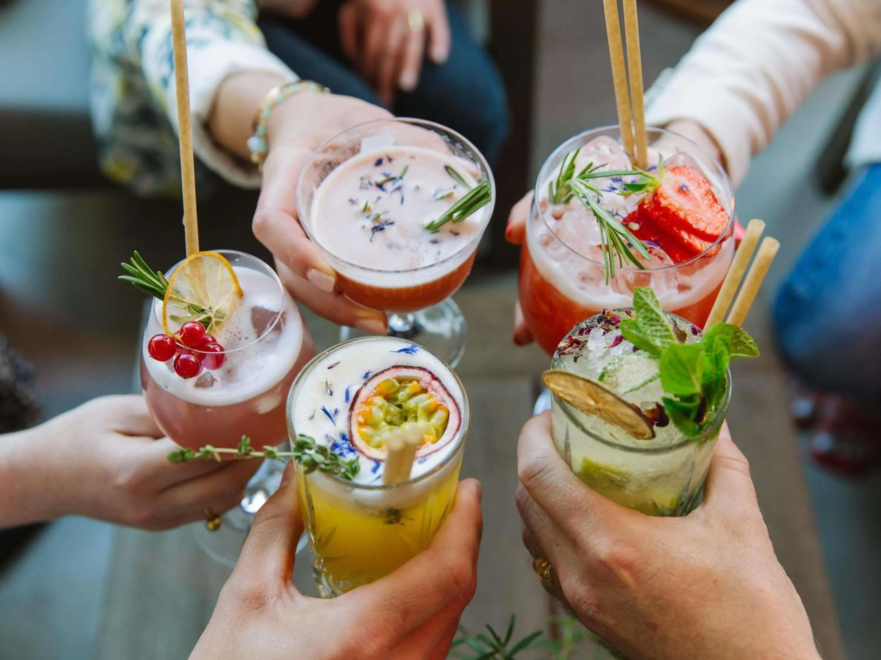 Lounge or bar in Mercure Avignon TGV Hotel & Spa