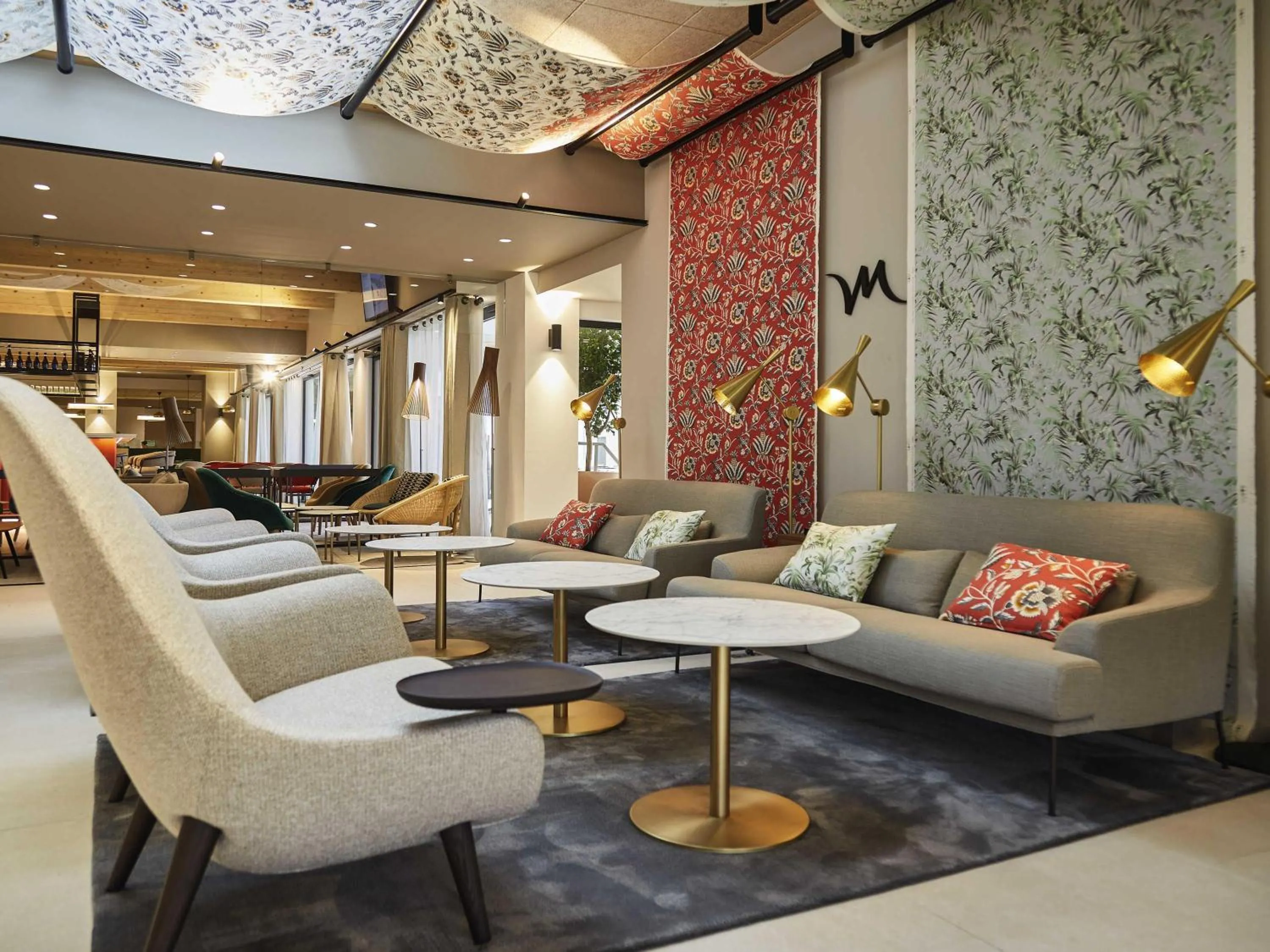 Property building in Mercure Avignon TGV Hotel & Spa