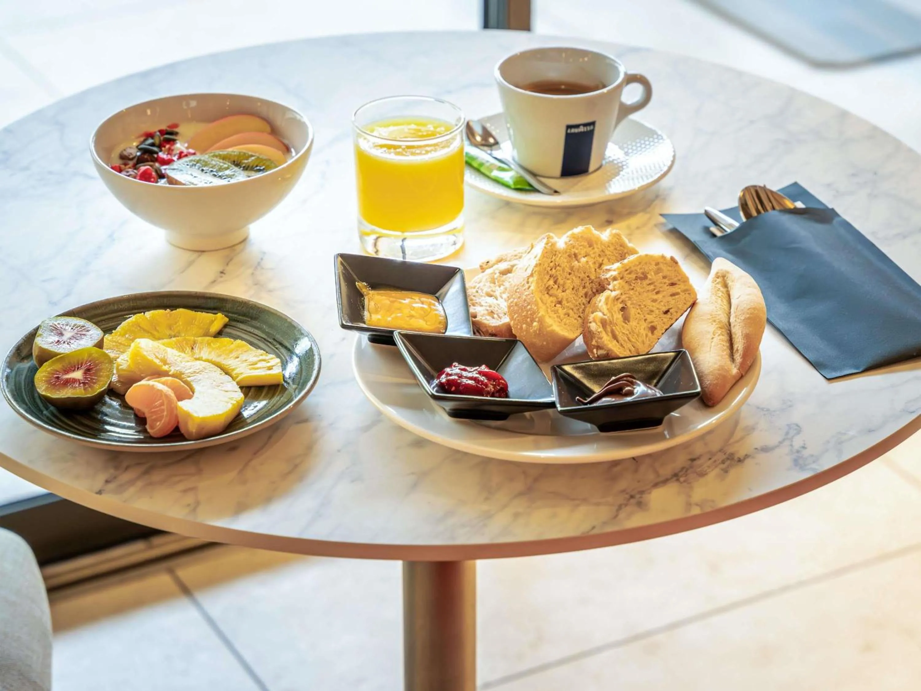Breakfast in Mercure Avignon TGV Hotel & Spa