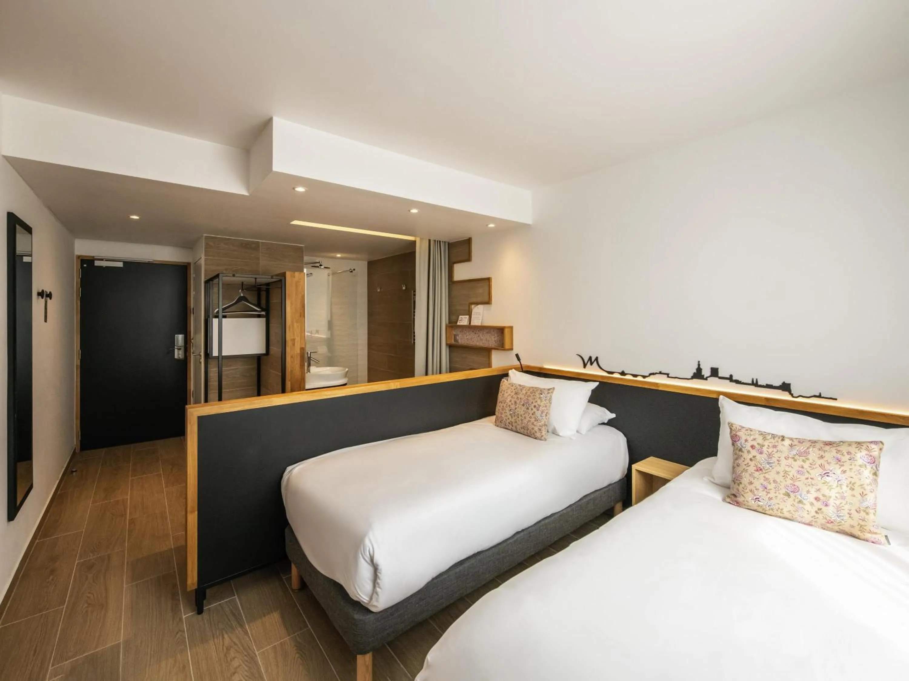 Bedroom, Bed in Mercure Avignon TGV Hotel & Spa