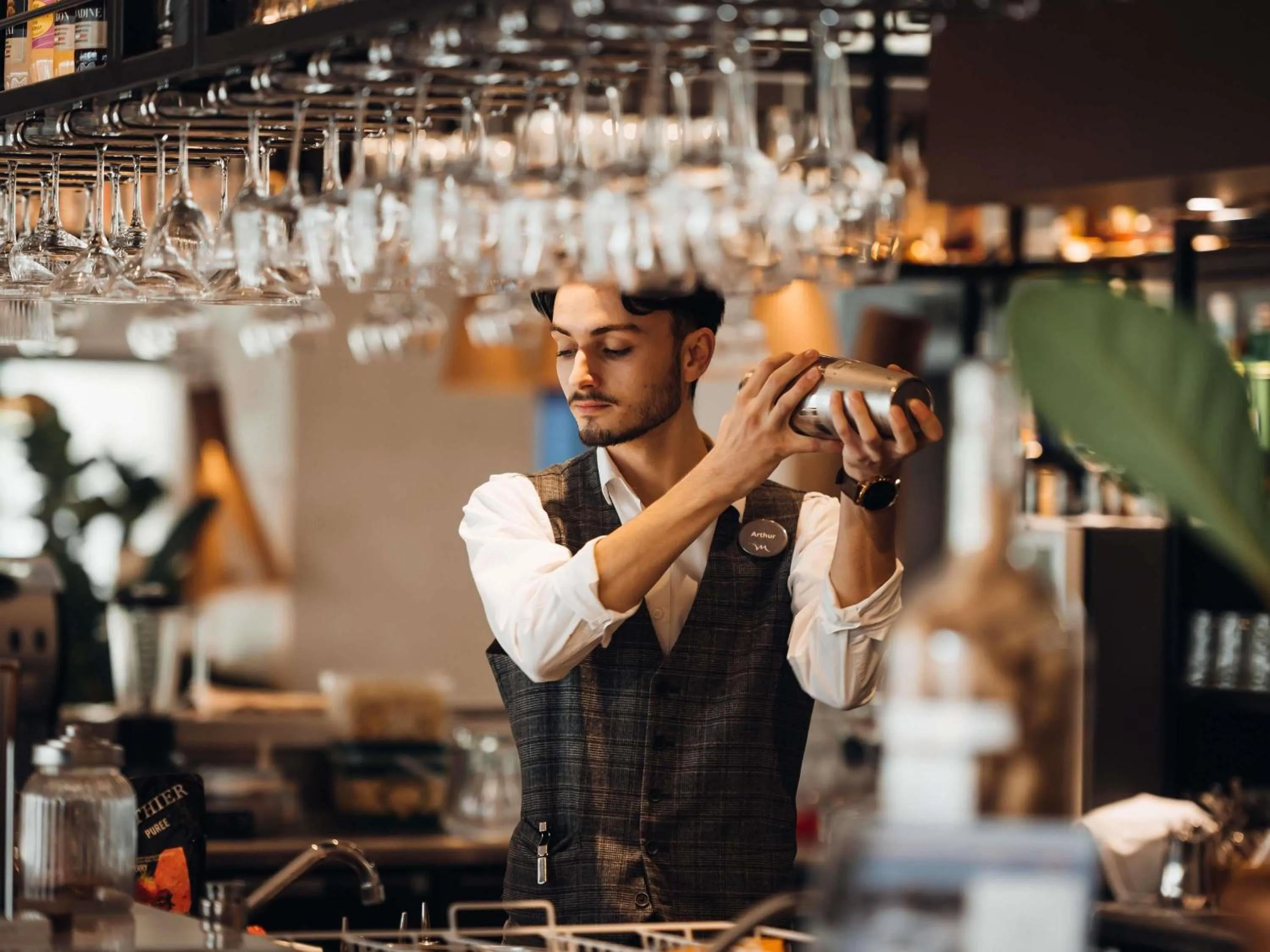 Lounge or bar in Mercure Avignon TGV Hotel & Spa