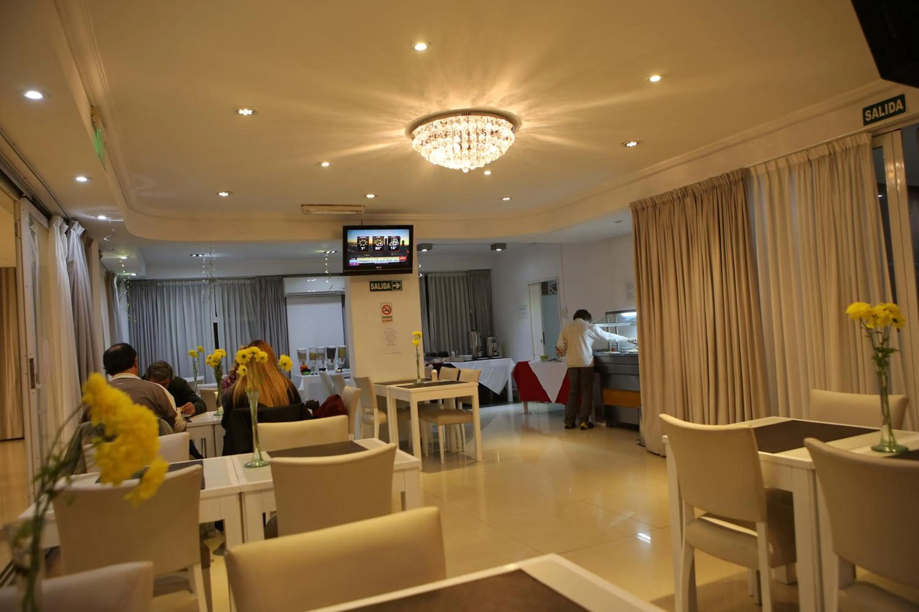 Breakfast in Pampa Plaza Hotel