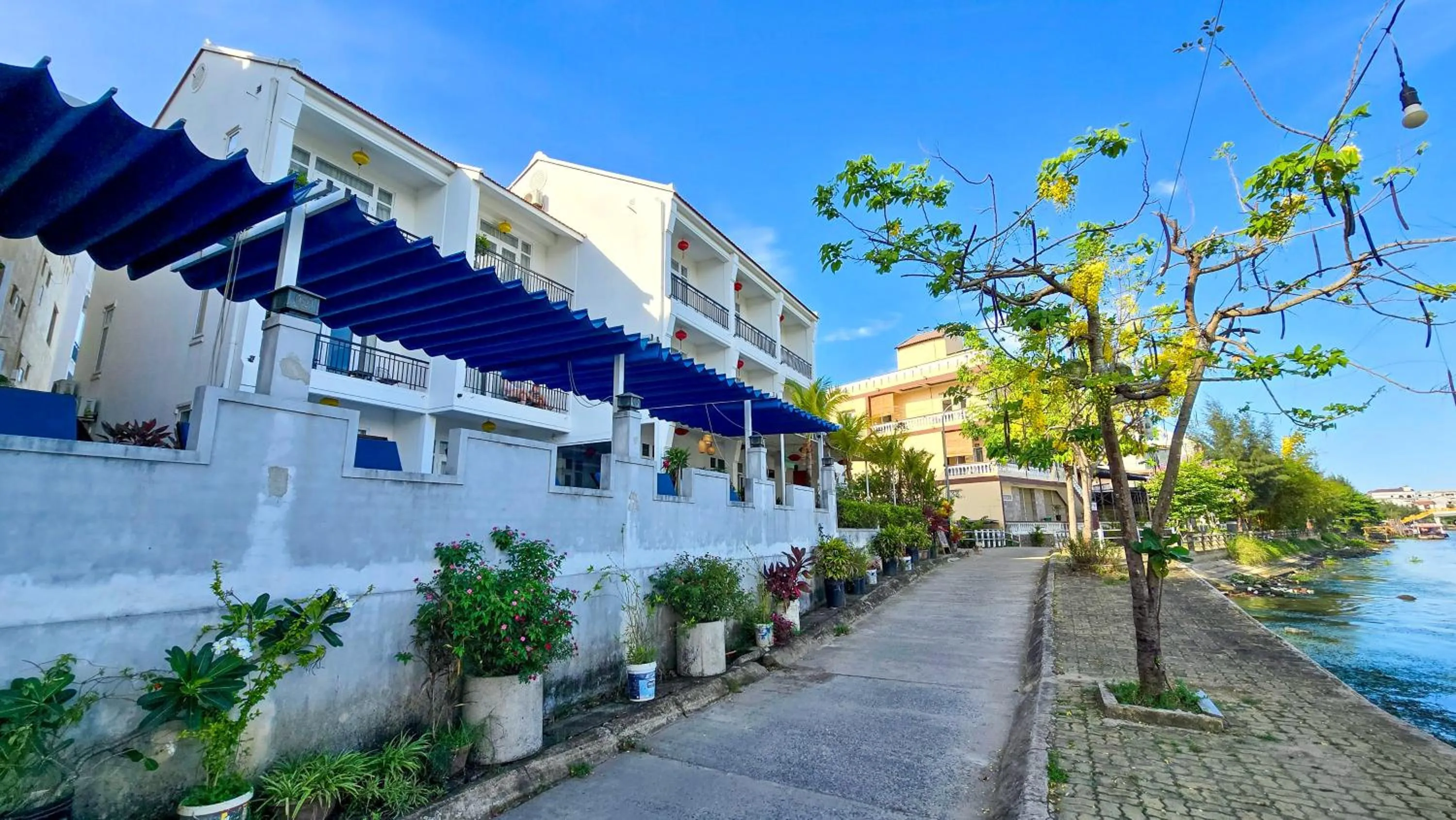 Property building in Riverside White House Boutique Hotel