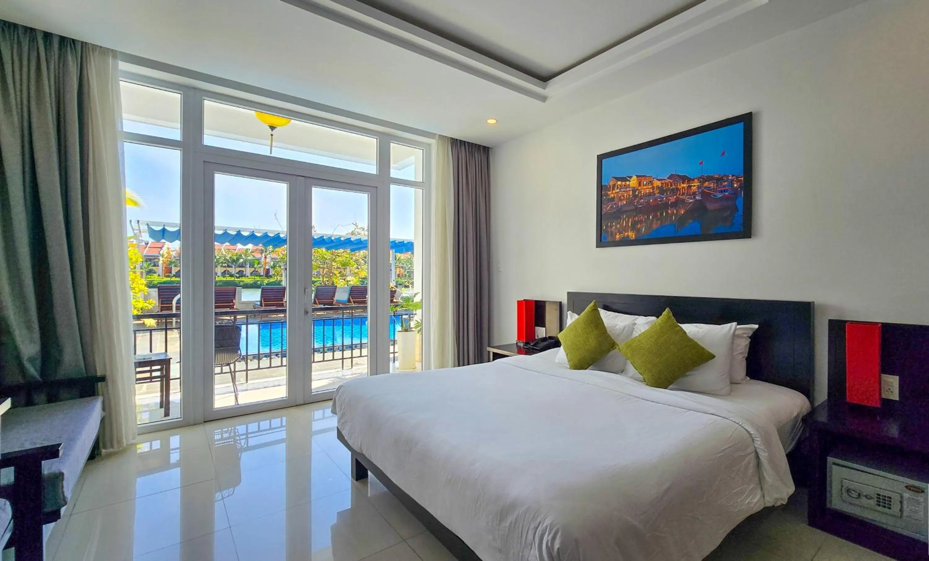 Bed in Riverside White House Boutique Hotel