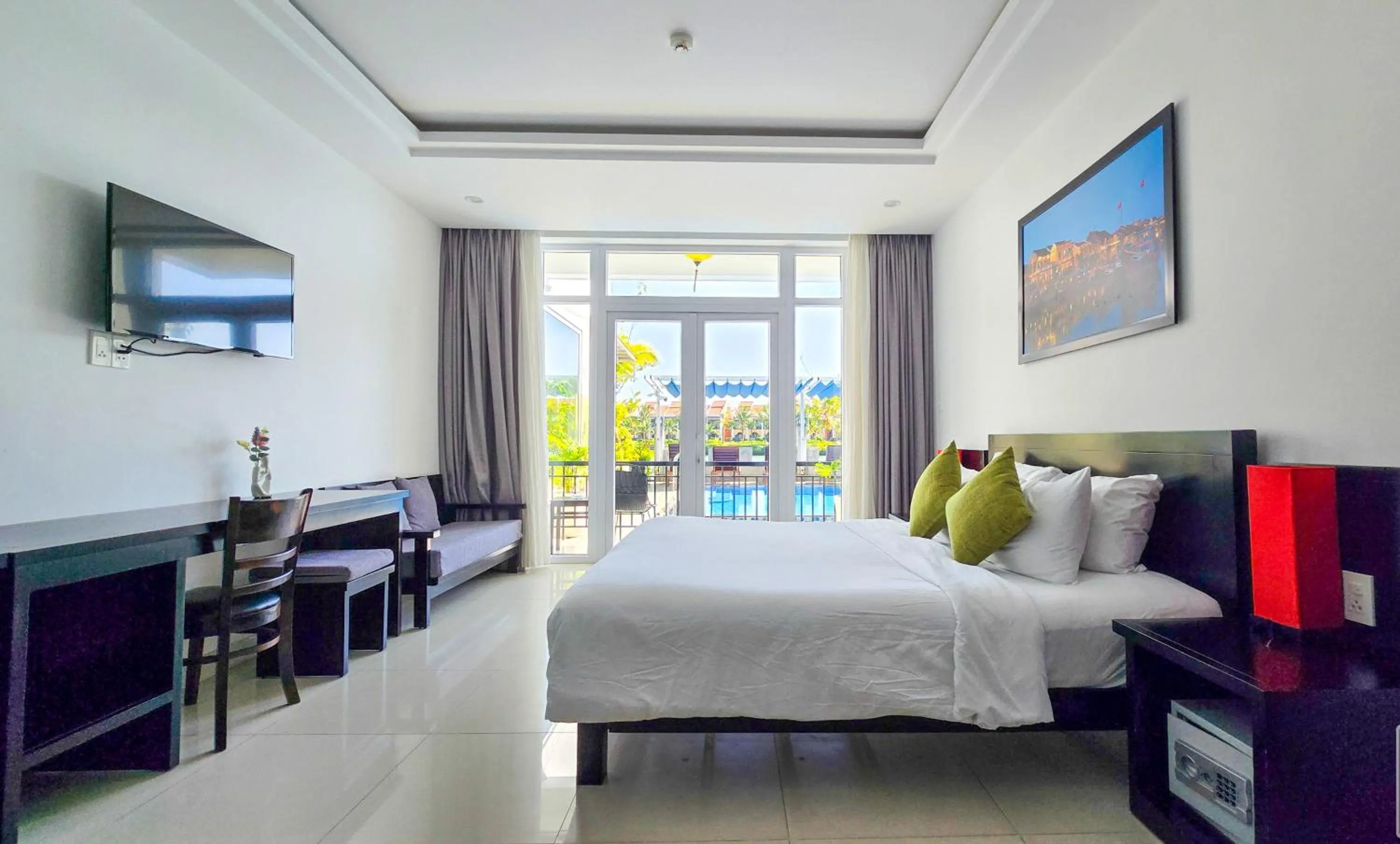 Bed in Riverside White House Boutique Hotel