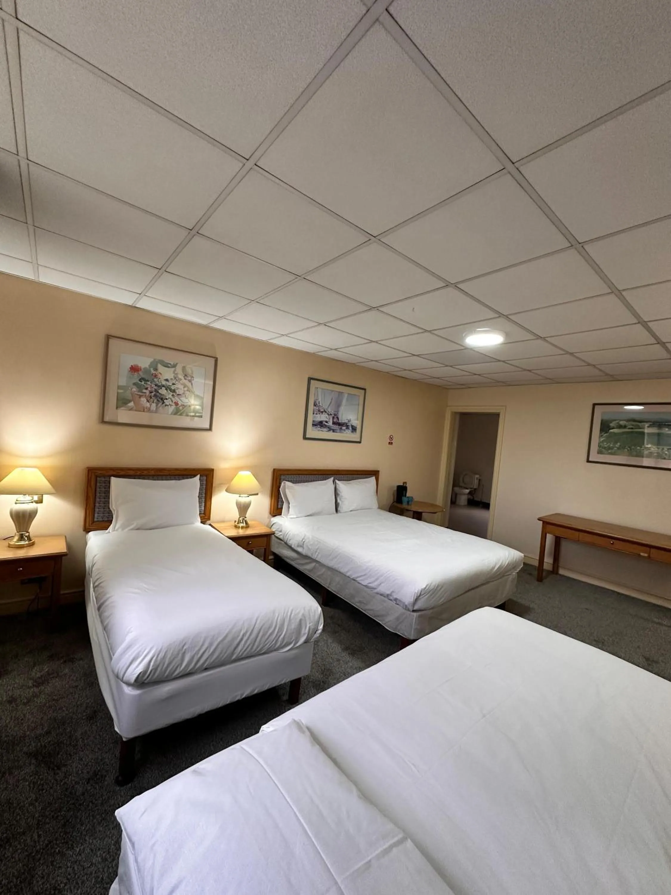 Bedroom, Bed in Throstles Nest Hotel