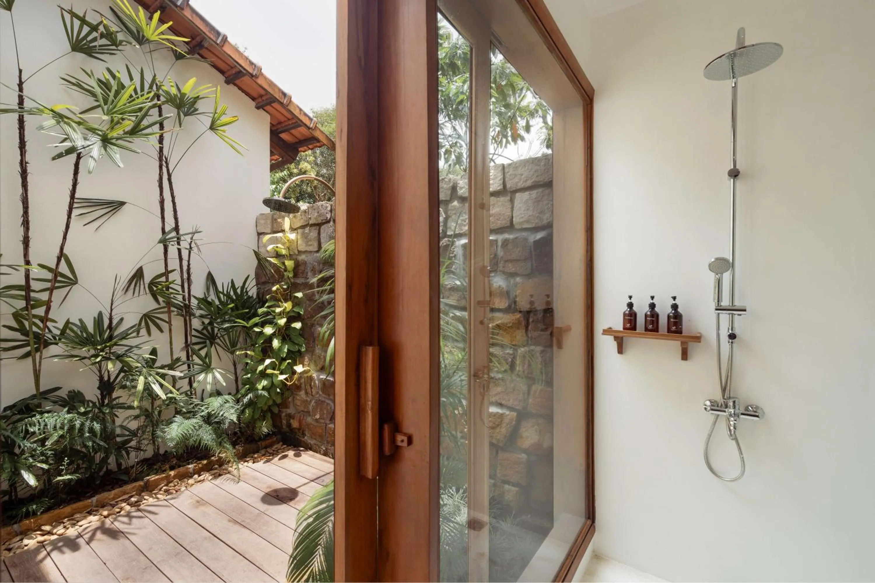 Shower in Green Bay Phu Quoc Resort & Spa