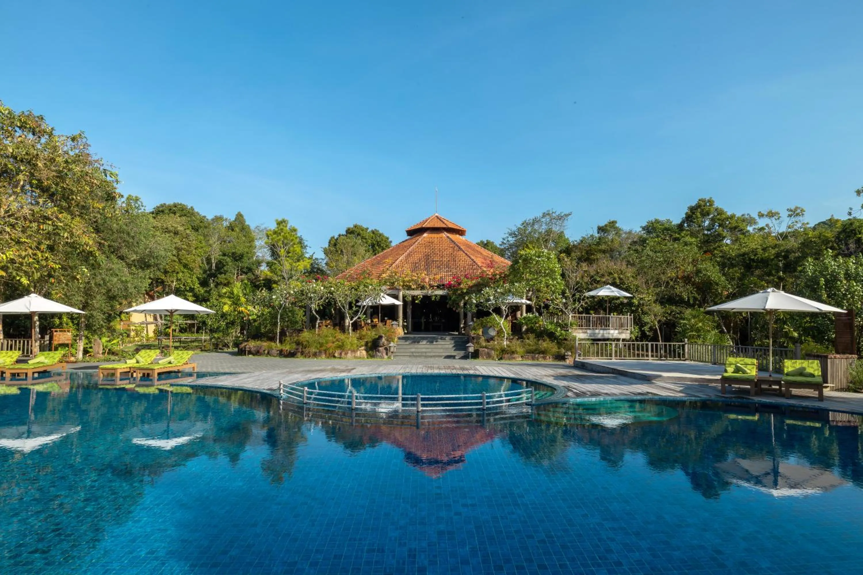 Swimming pool in Green Bay Phu Quoc Resort & Spa