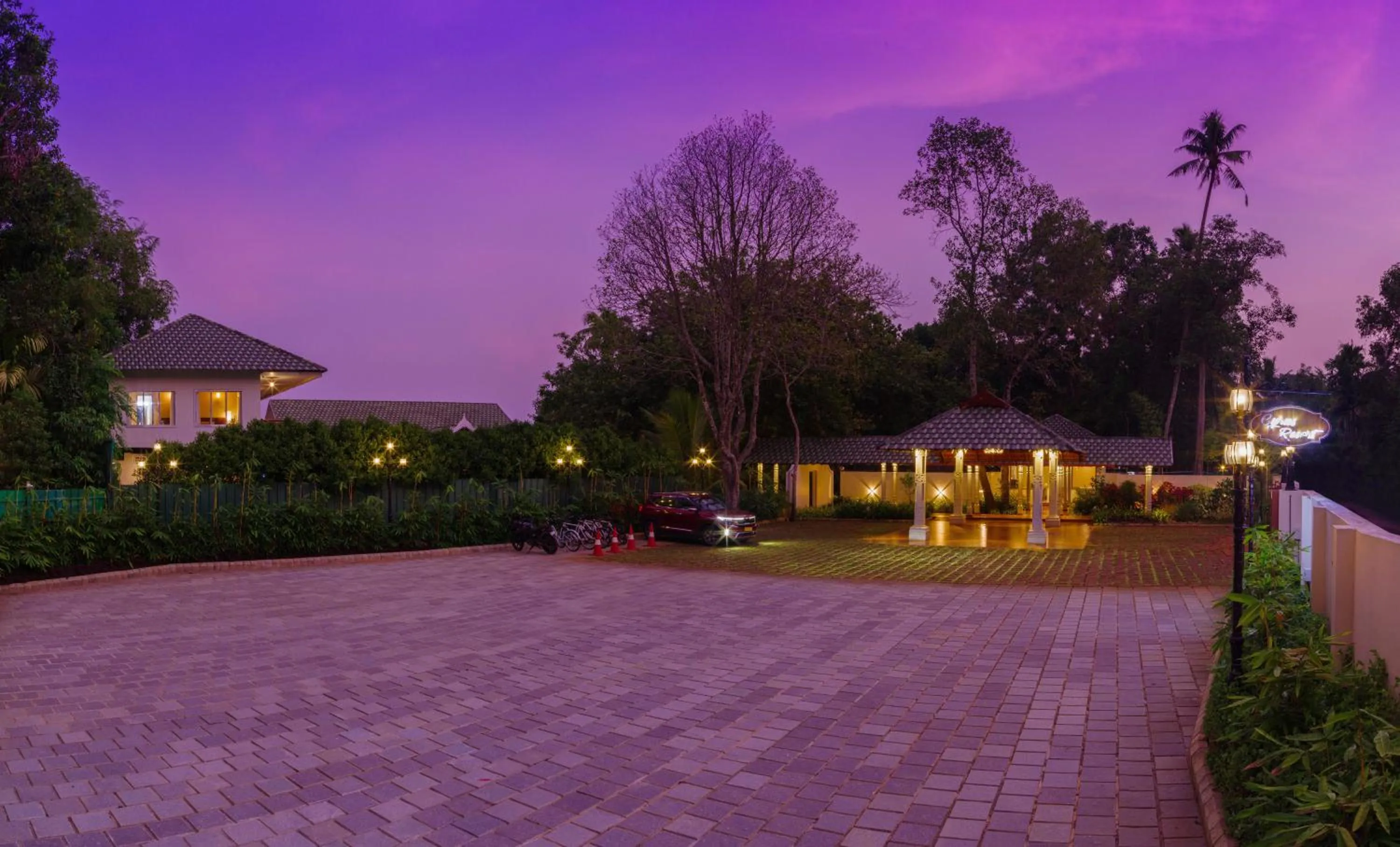 Facade/entrance in Cyrus Lake Haven