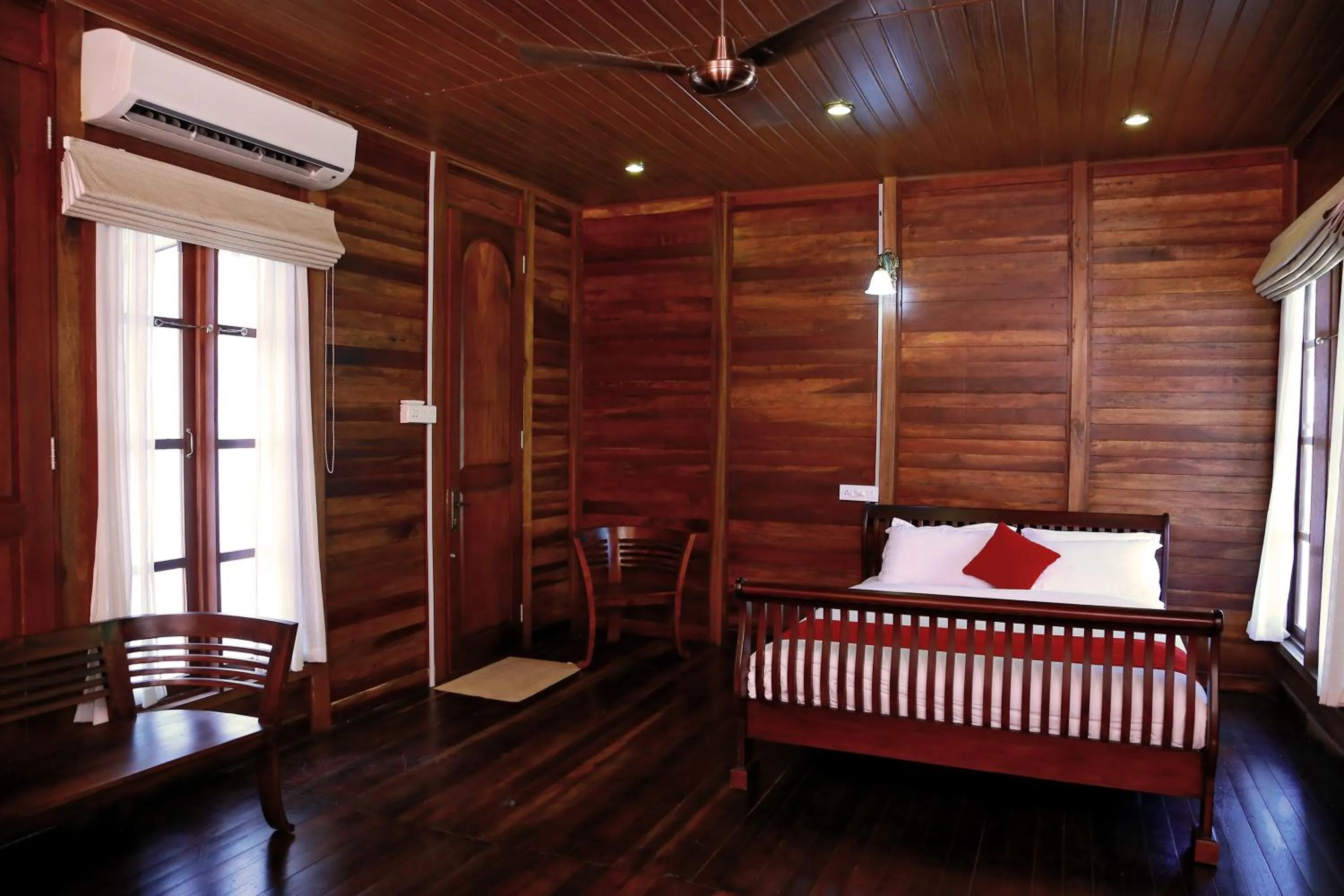 Bedroom, Bed in Cyrus Lake Haven