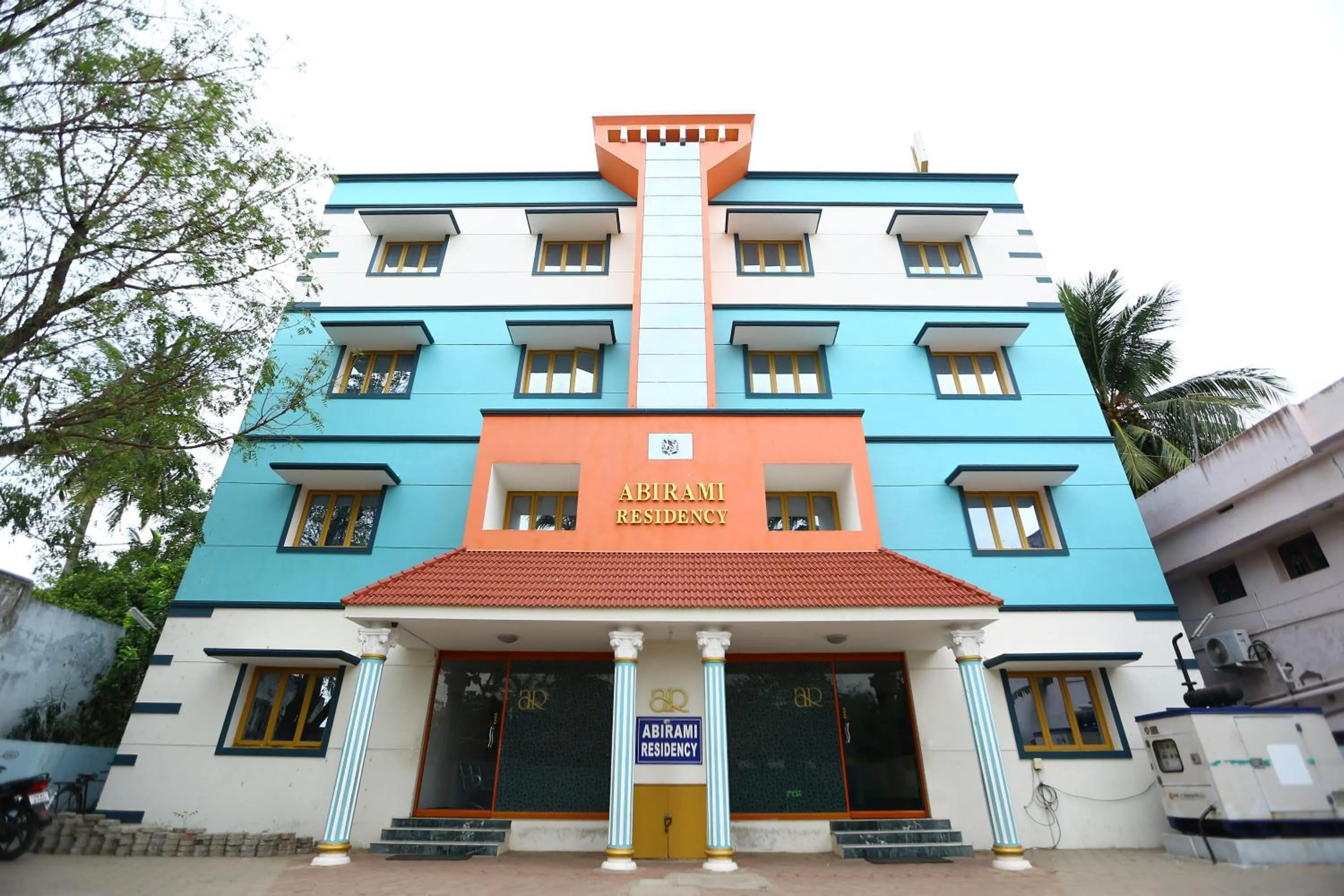 Facade/entrance in Abirami Residency