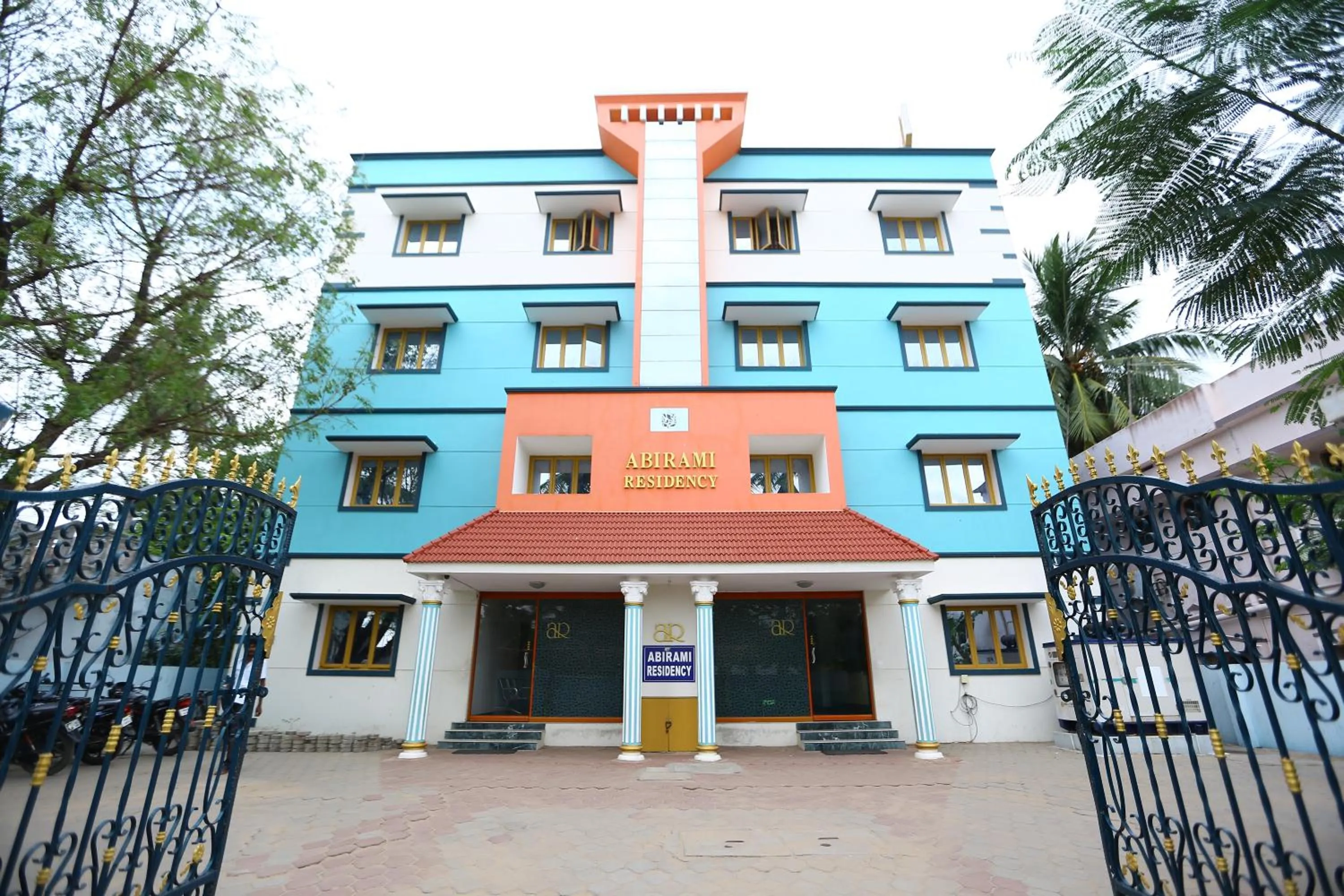 Facade/entrance in Abirami Residency