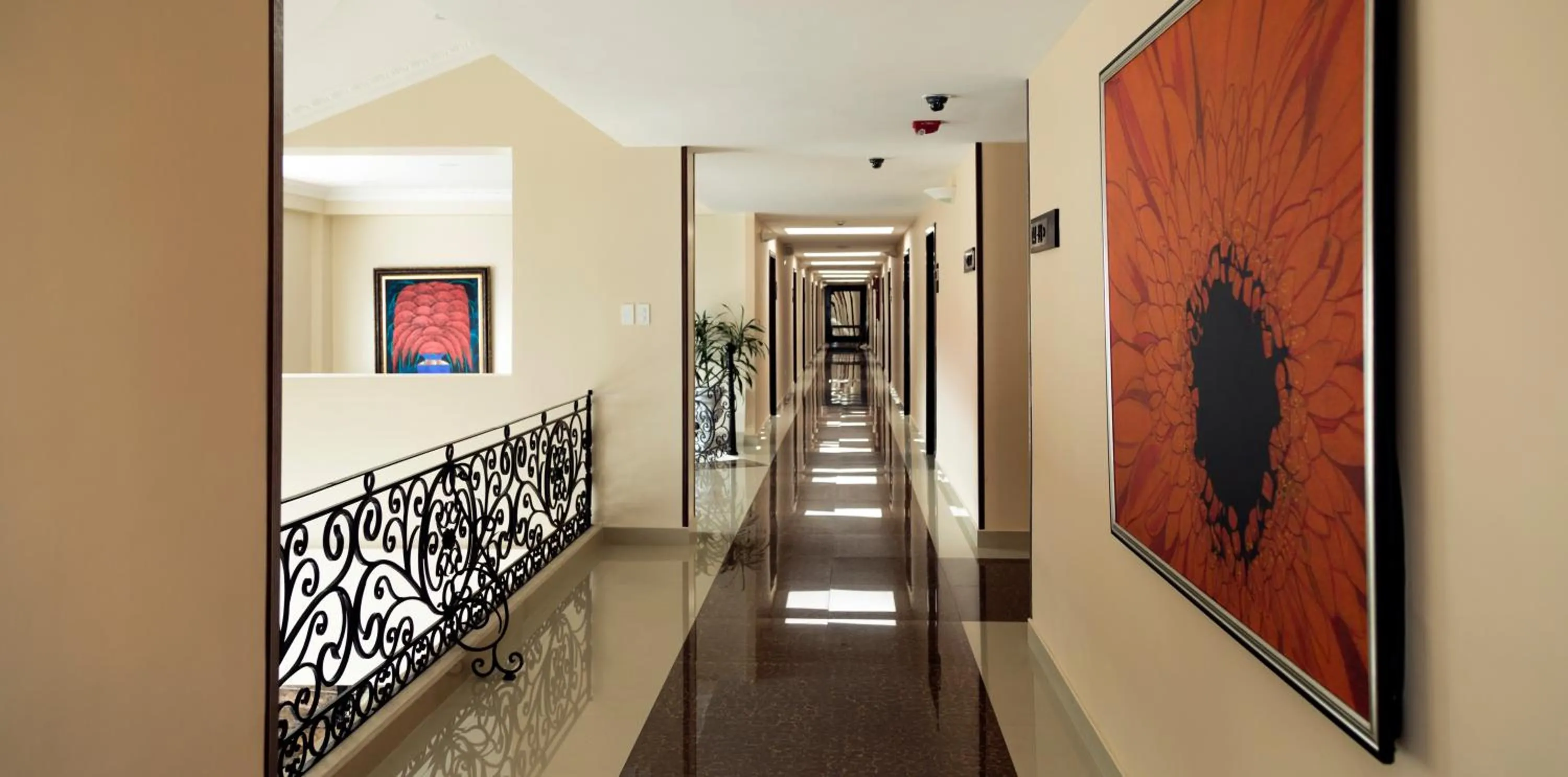 Decorative detail in Quindeloma Art Hotel & Gallery