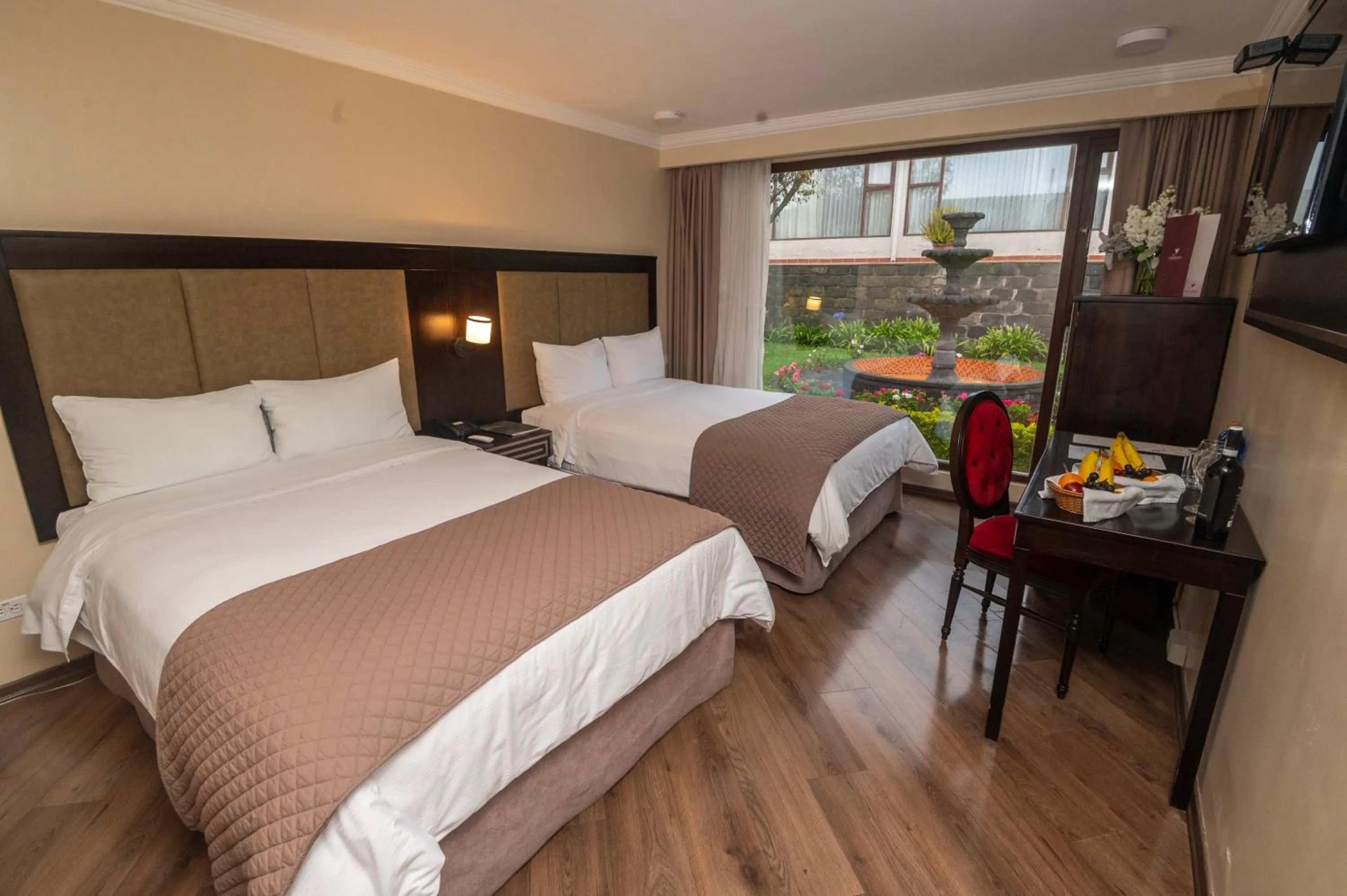 Bed in Quindeloma Art Hotel & Gallery