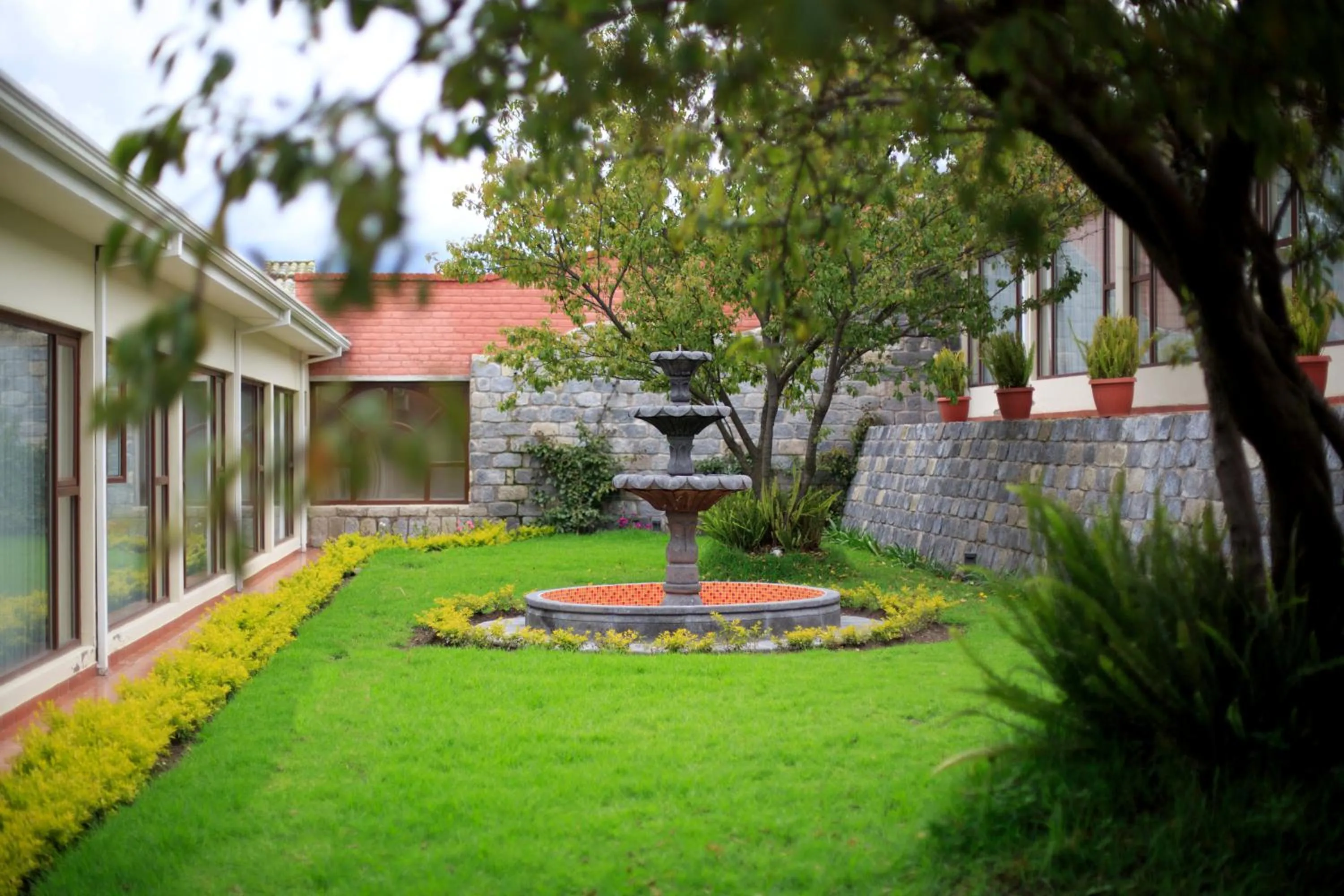 Garden in Quindeloma Art Hotel & Gallery