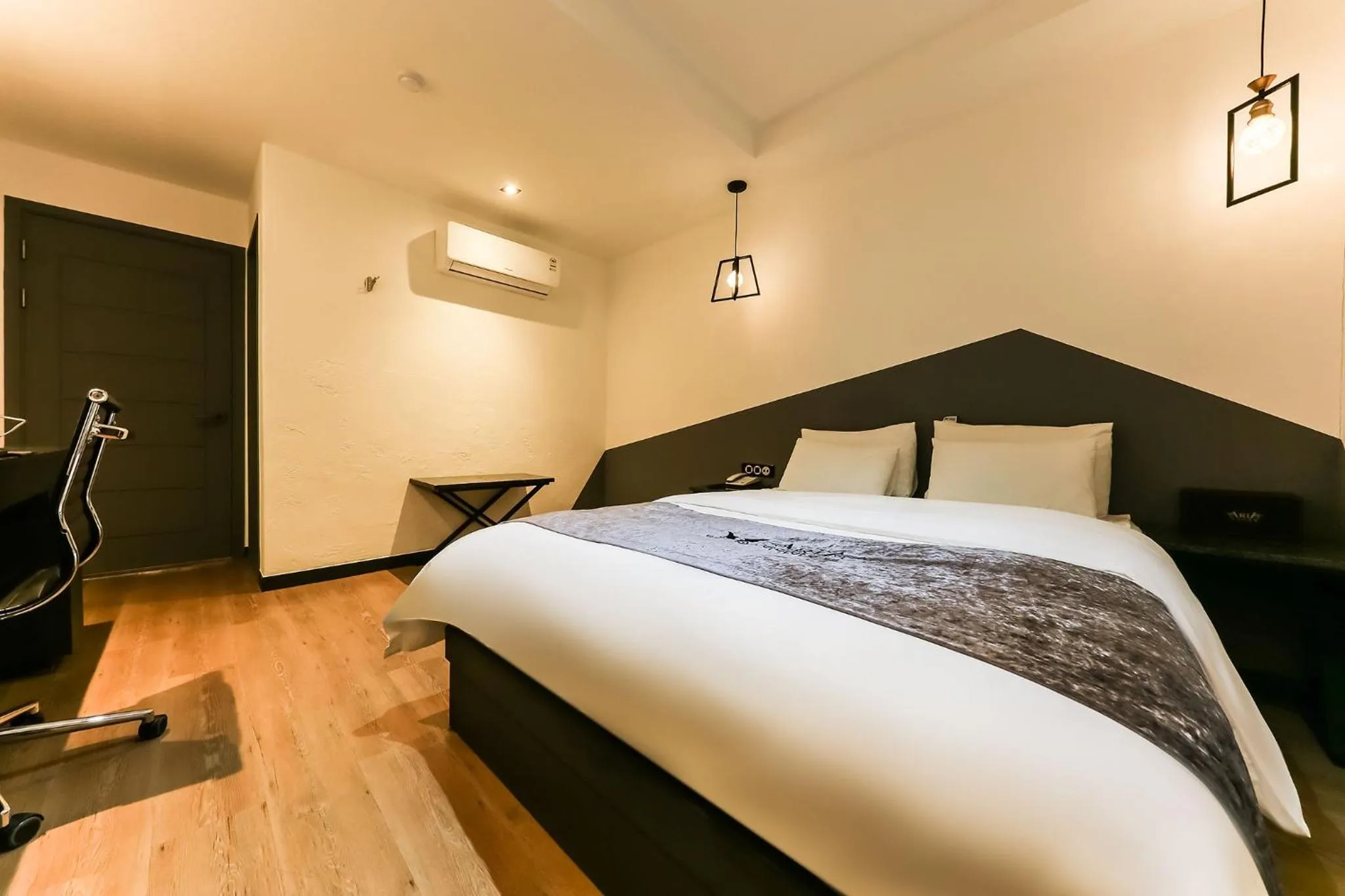 Bed in Seosan Aria Hotel