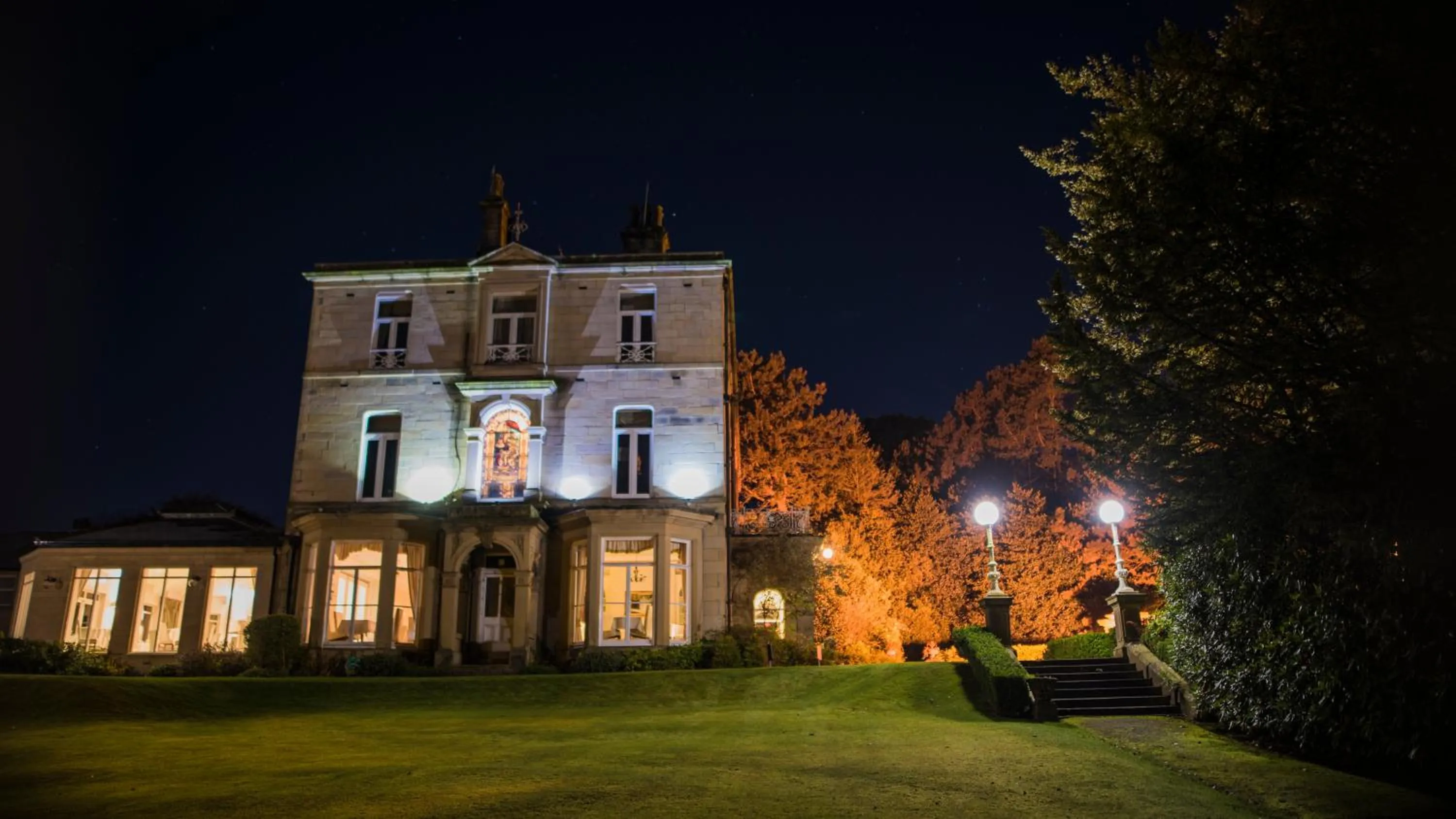Facade/entrance in Astley Bank Hotel