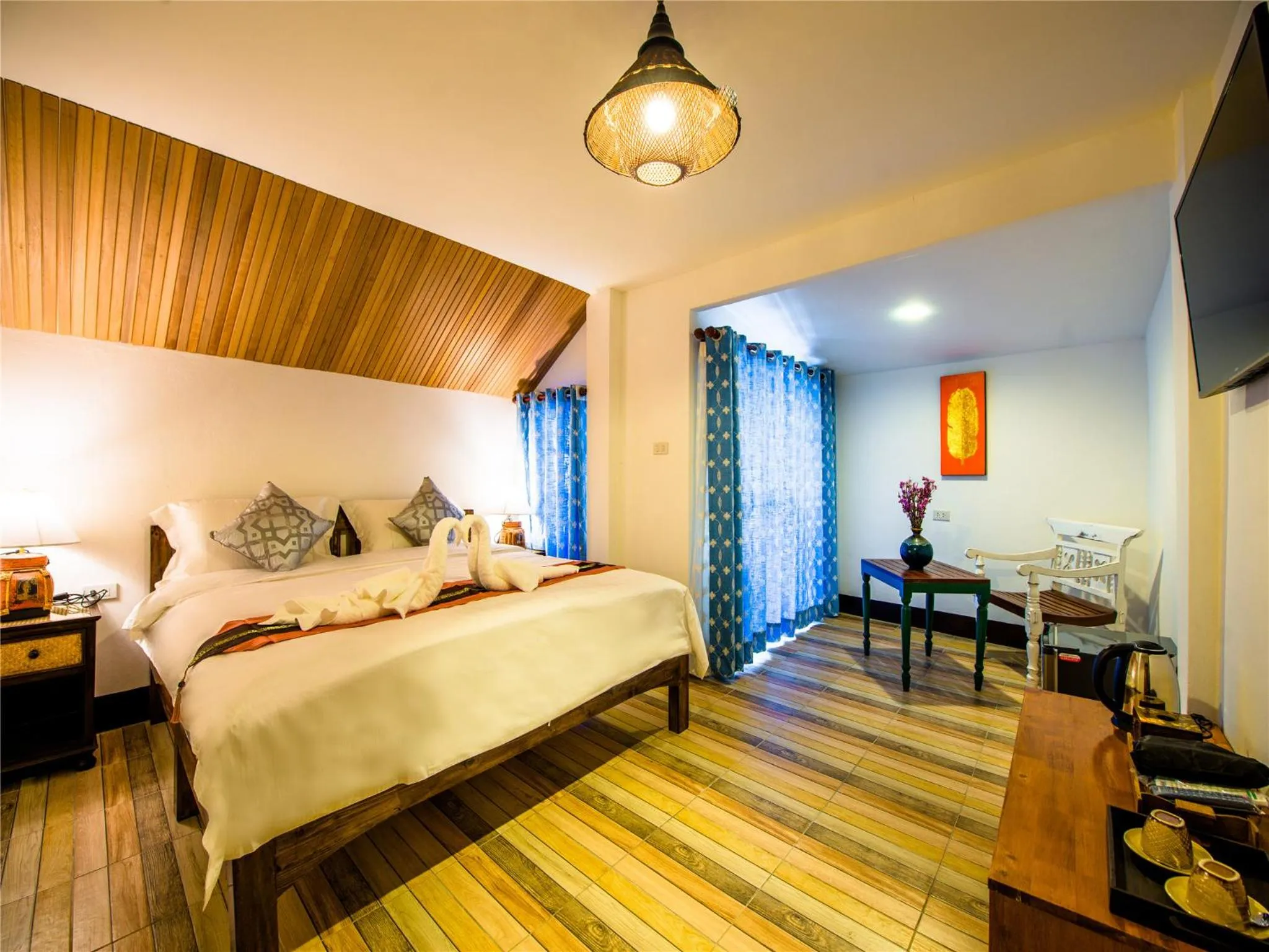 Photo of the whole room, Bed in Hetai Boutique Hotel