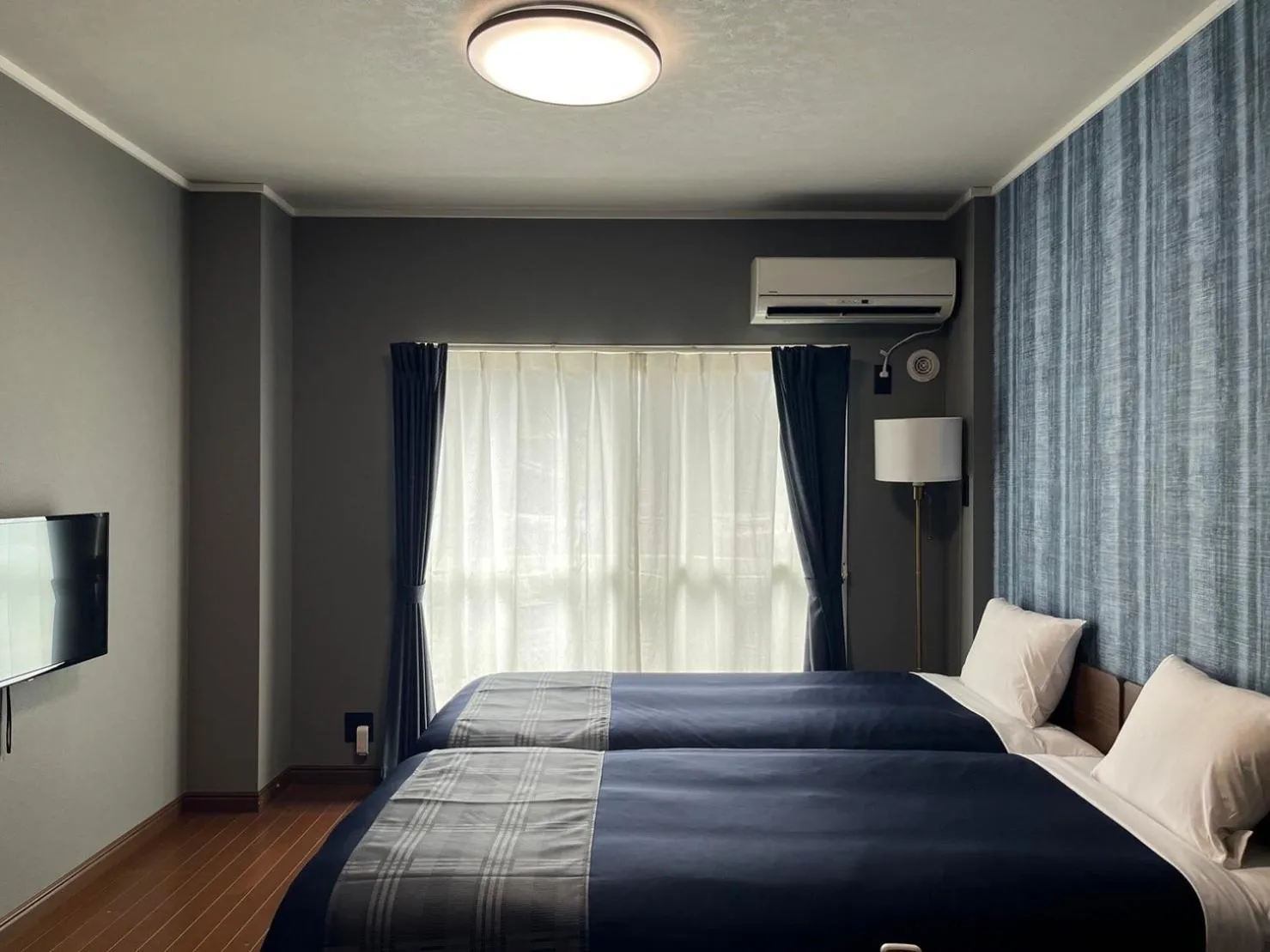 Photo of the whole room, Bed in Stay Airport