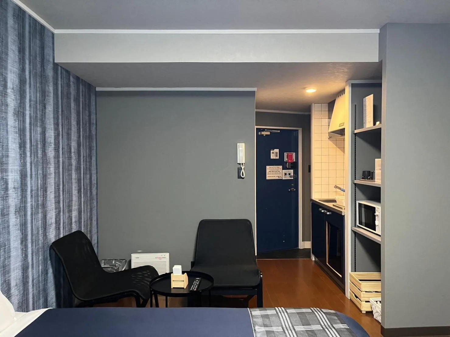 Photo of the whole room, Bed in Stay Airport