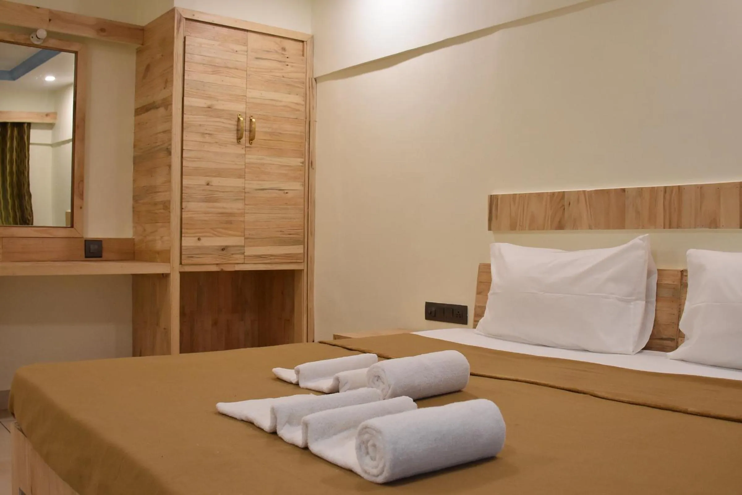 Photo of the whole room, Bed in Riverside Inn