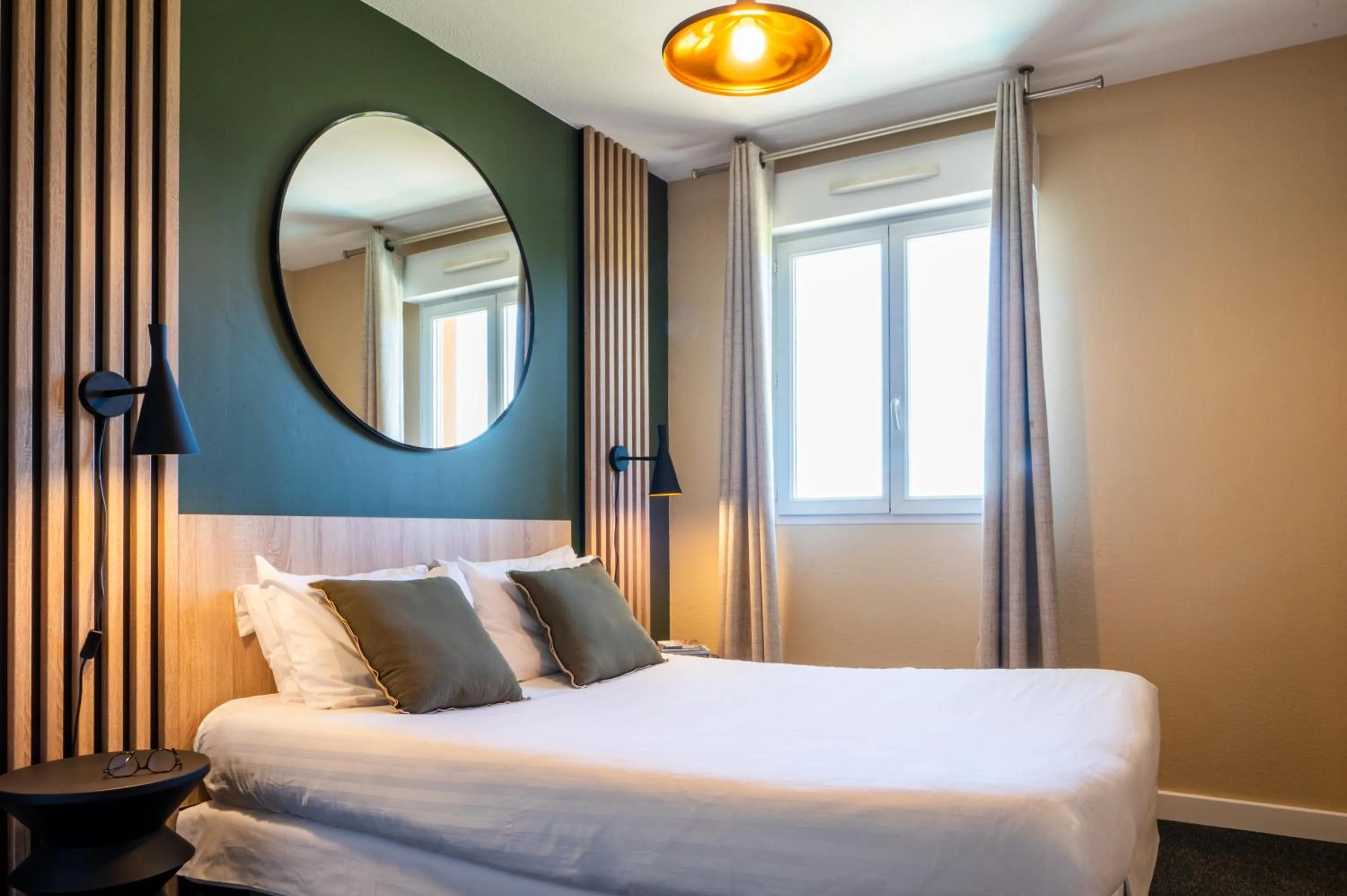 Bedroom, Bed in Nemea Appart Hotel Green Side Biot Sophia Antipolis