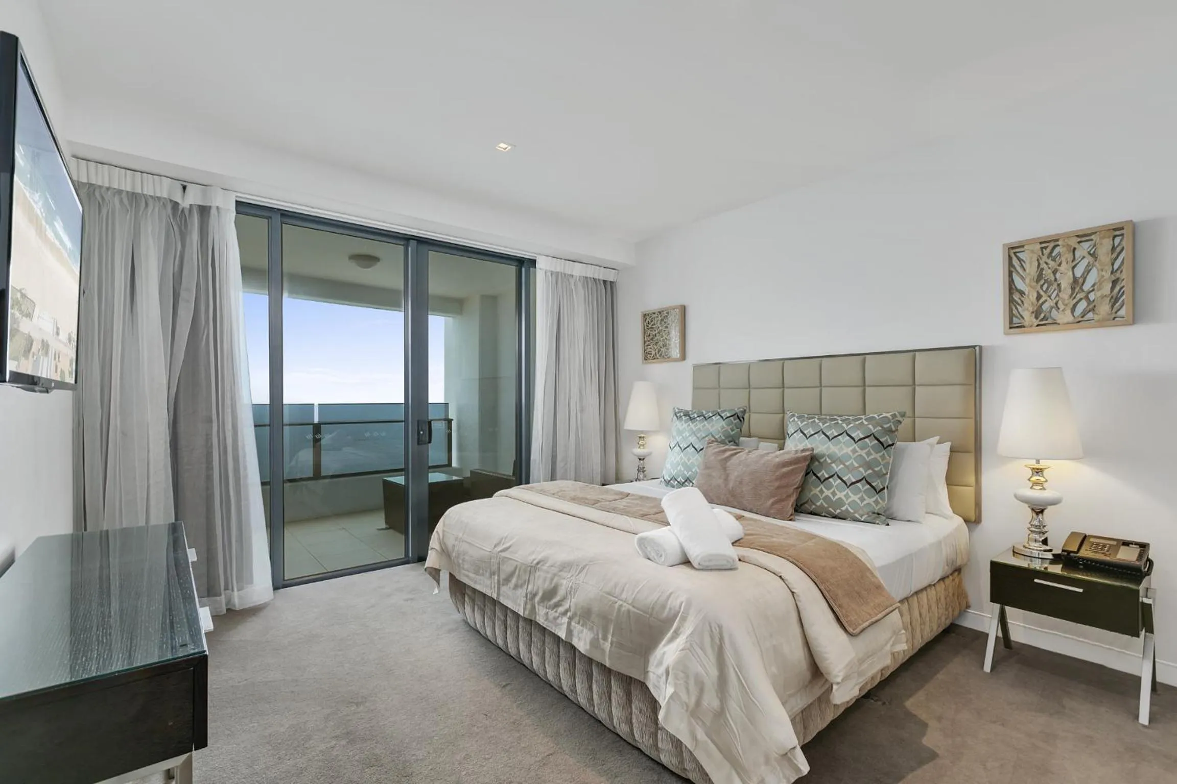 TV and multimedia, Bed in Soul on the Esplanade - HR Surfers Paradise