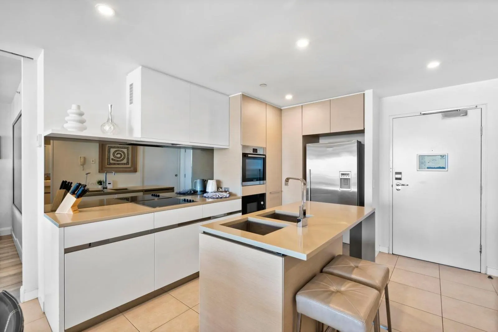 kitchen in Soul on the Esplanade - HR Surfers Paradise