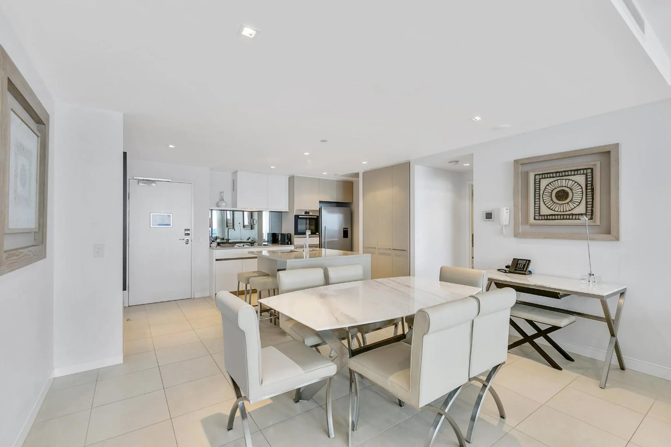 Kitchen or kitchenette in Soul on the Esplanade - HR Surfers Paradise