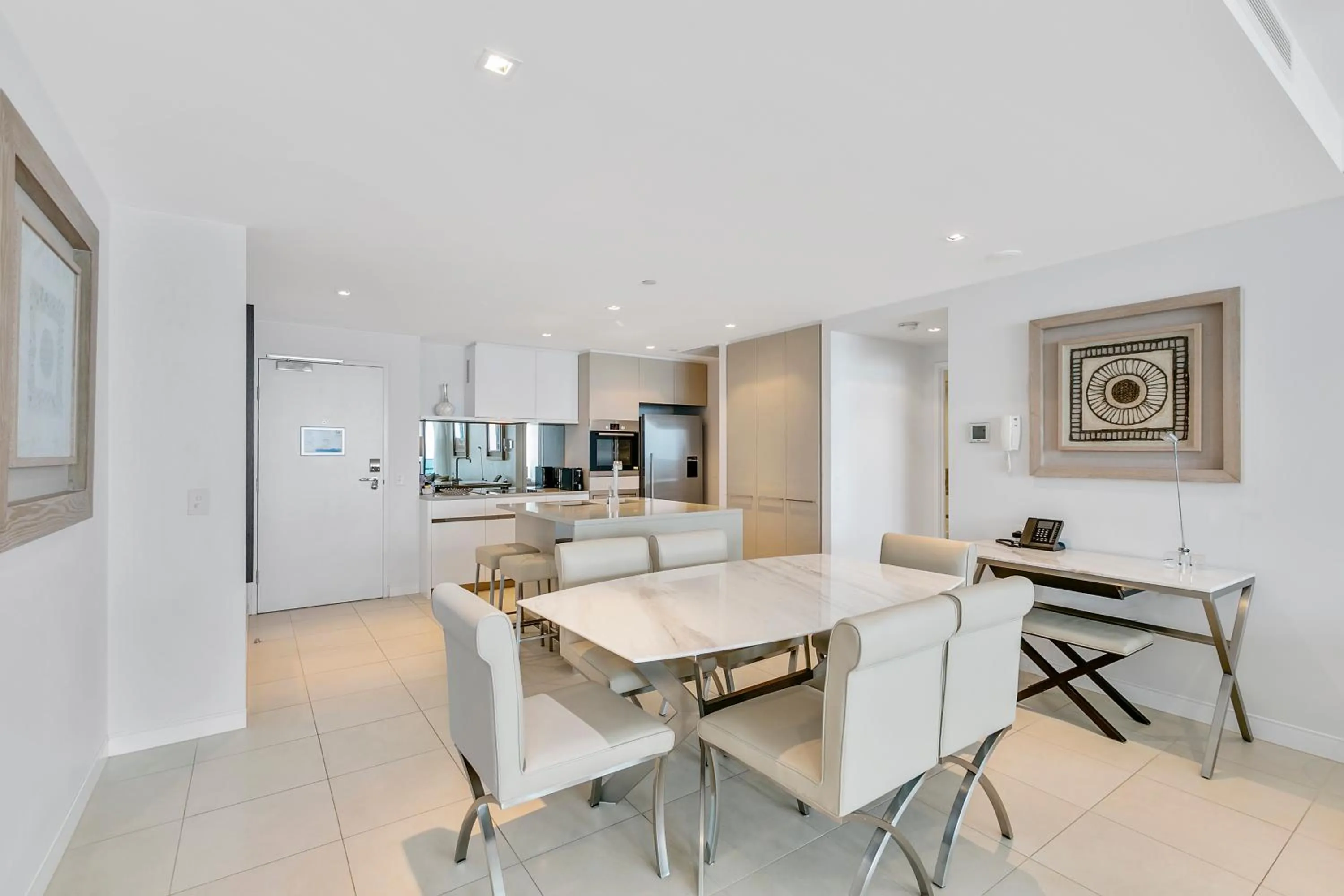 Dining area in Soul on the Esplanade - HR Surfers Paradise