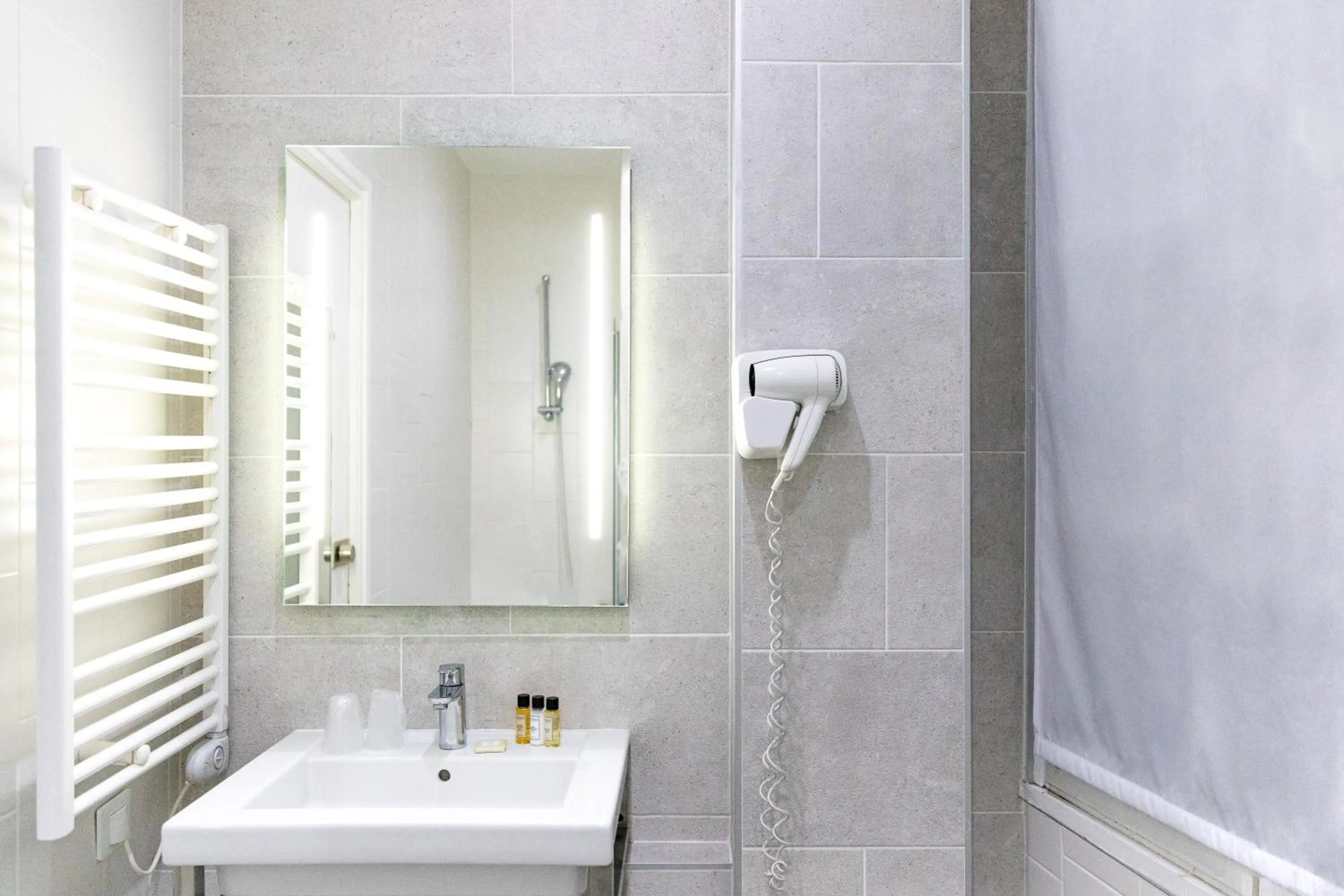 Bathroom in Les Terrasses Poulard