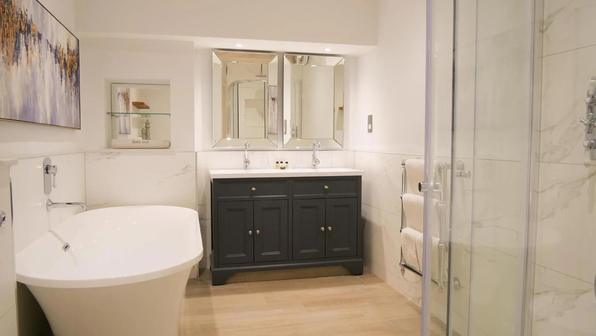 Shower in Manor House Hotel