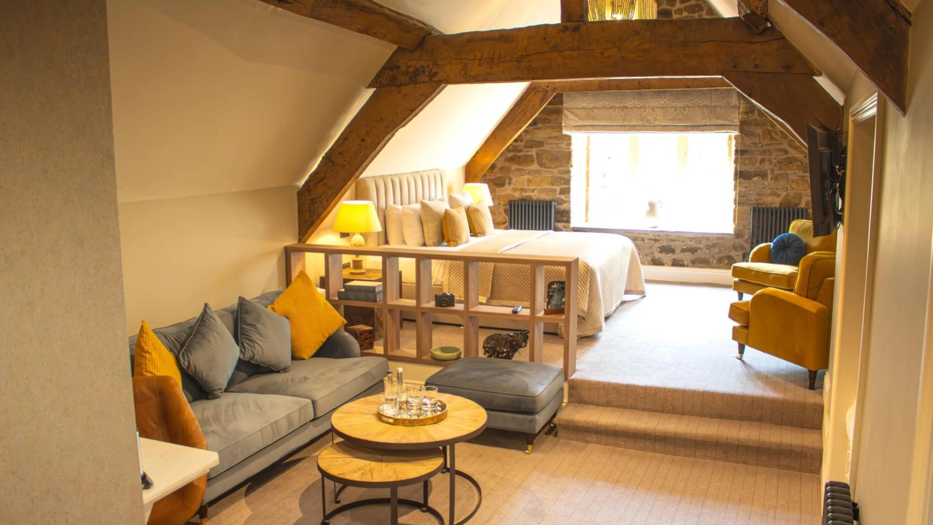 Bedroom, Bed in Manor House Hotel