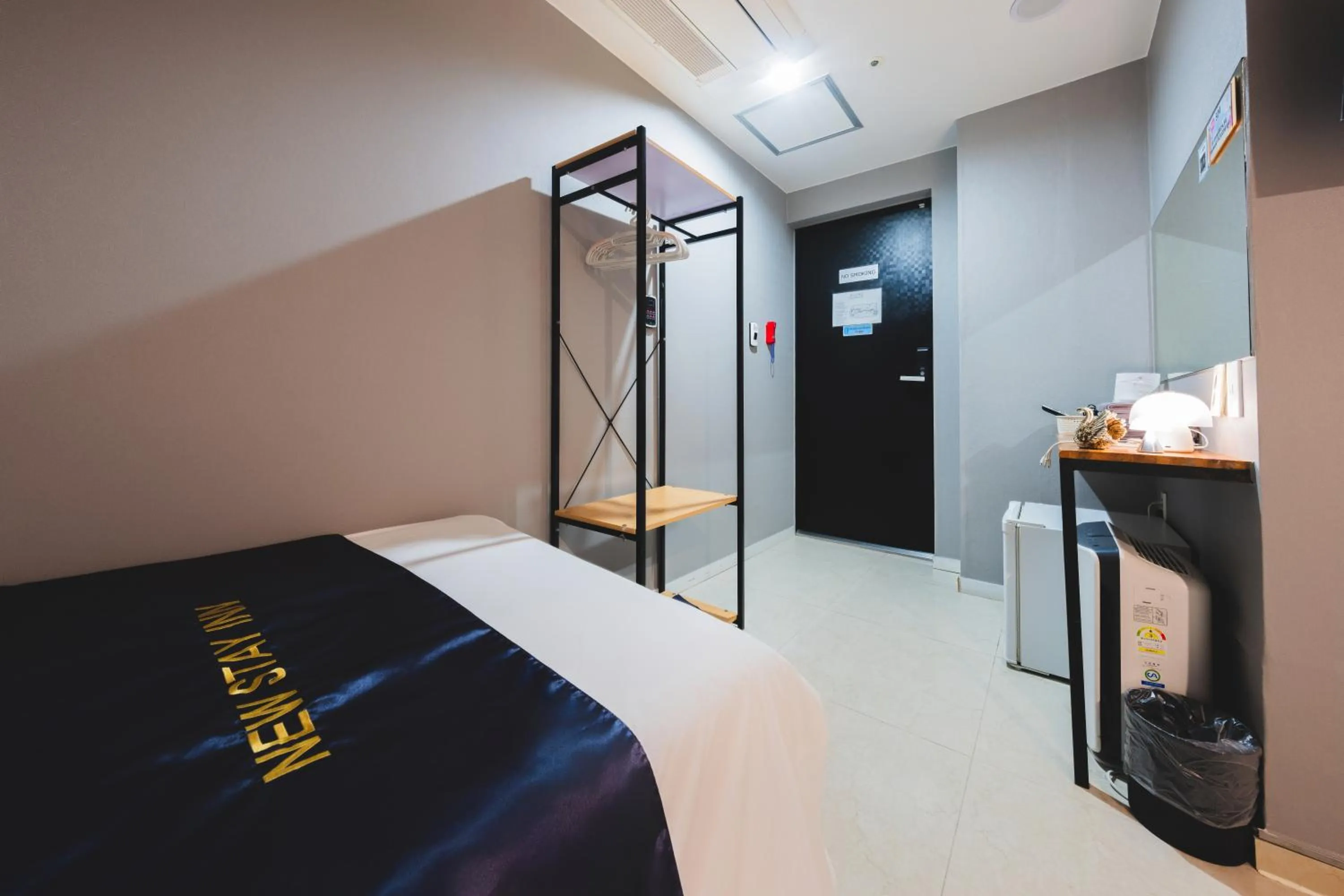 TV and multimedia, Bed in MyeongDong New Stay Inn