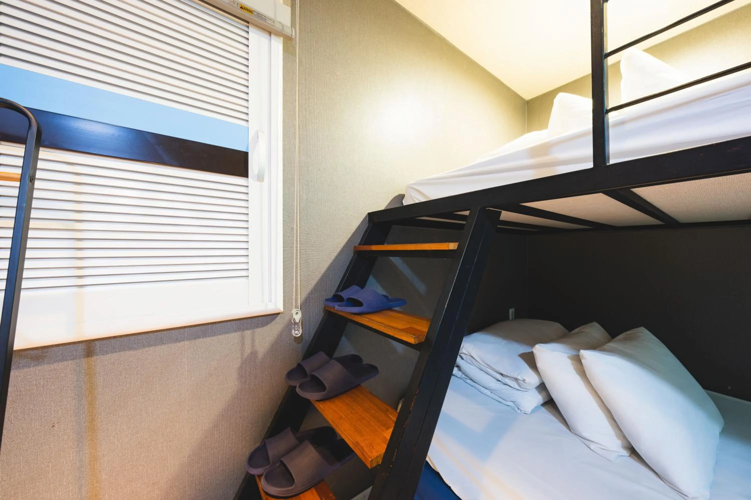 bunk bed, Bed in MyeongDong New Stay Inn