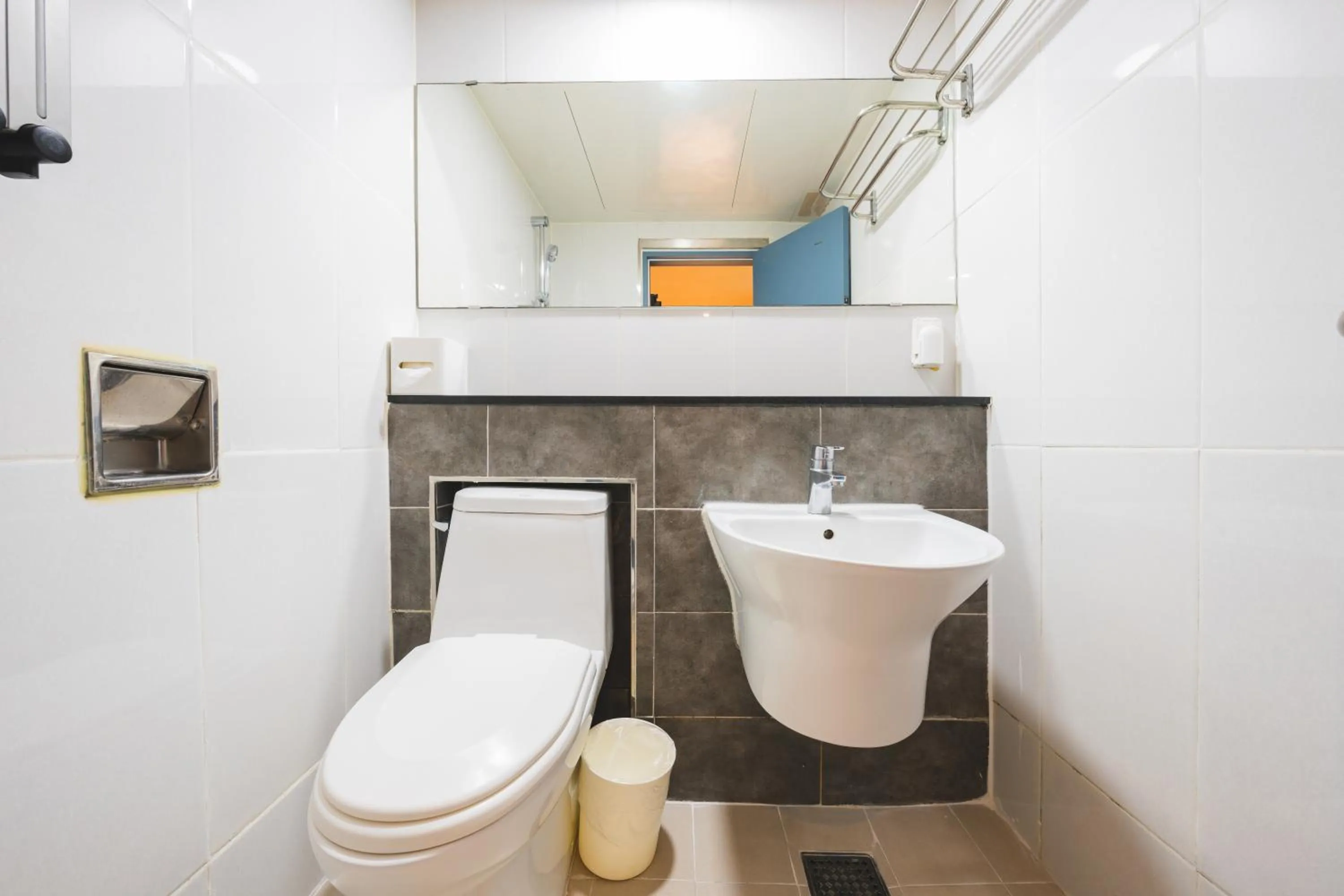 Shower in MyeongDong New Stay Inn