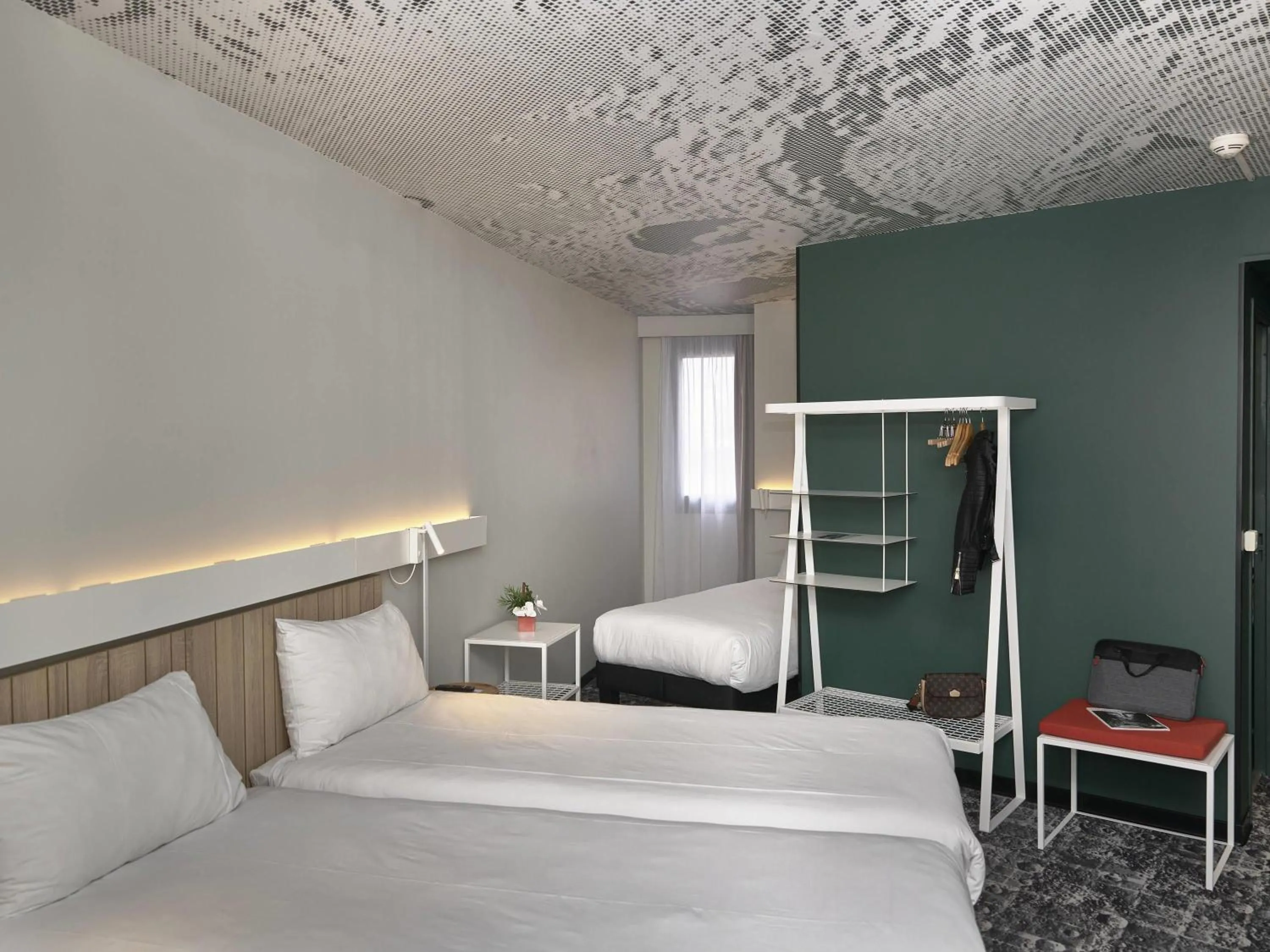 Bedroom, Bed in Ibis Annecy - Cran-Gevrier