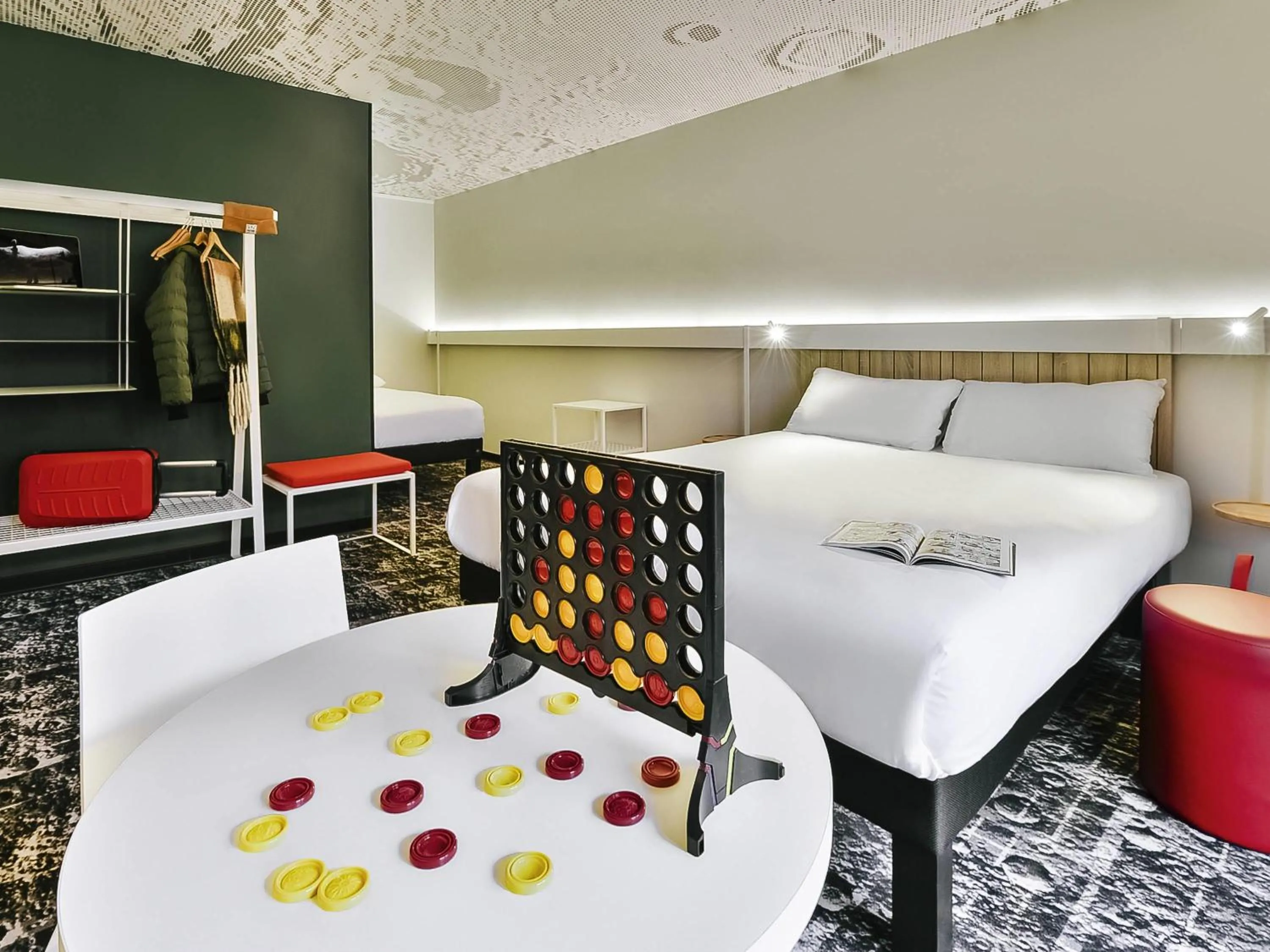 Bedroom, Bed in Ibis Annecy - Cran-Gevrier