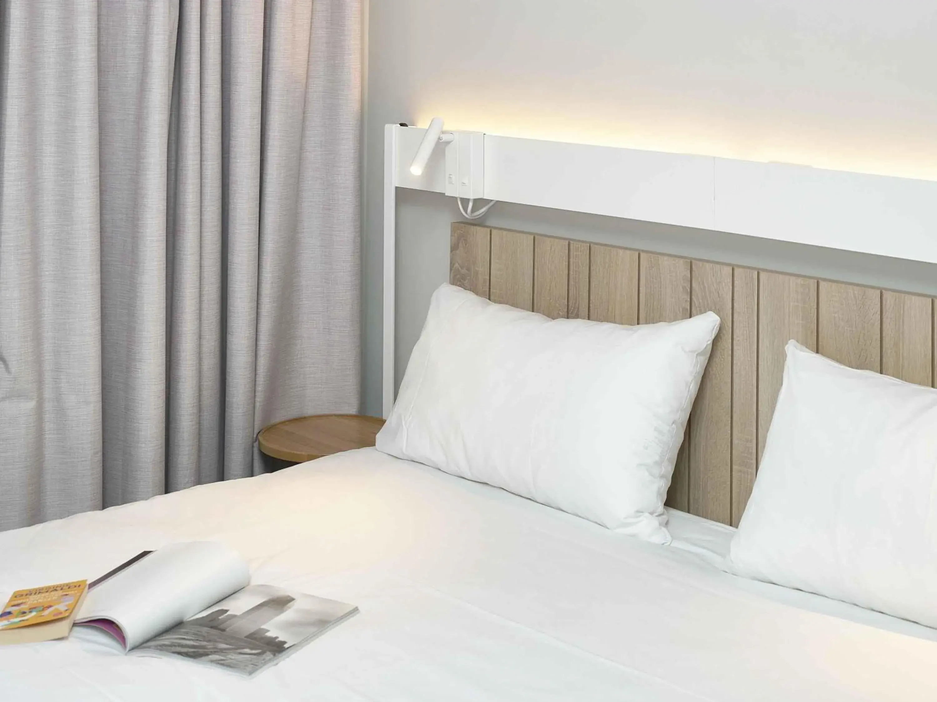 Junior Double Room in Ibis Annecy - Cran-Gevrier Junior Double Room in Ibis Annecy - Cran-Gevrier