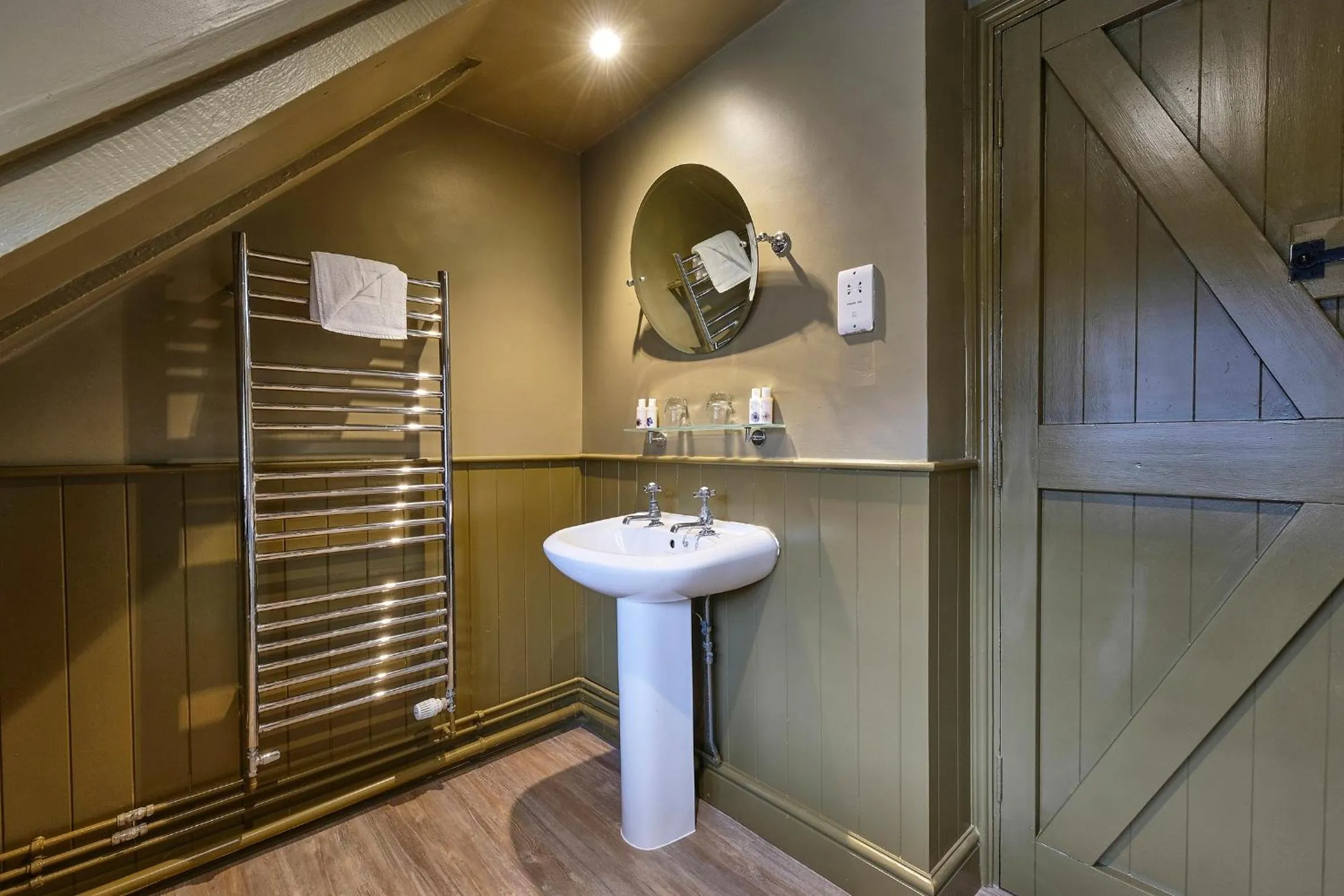 Bathroom in The Westleton Crown