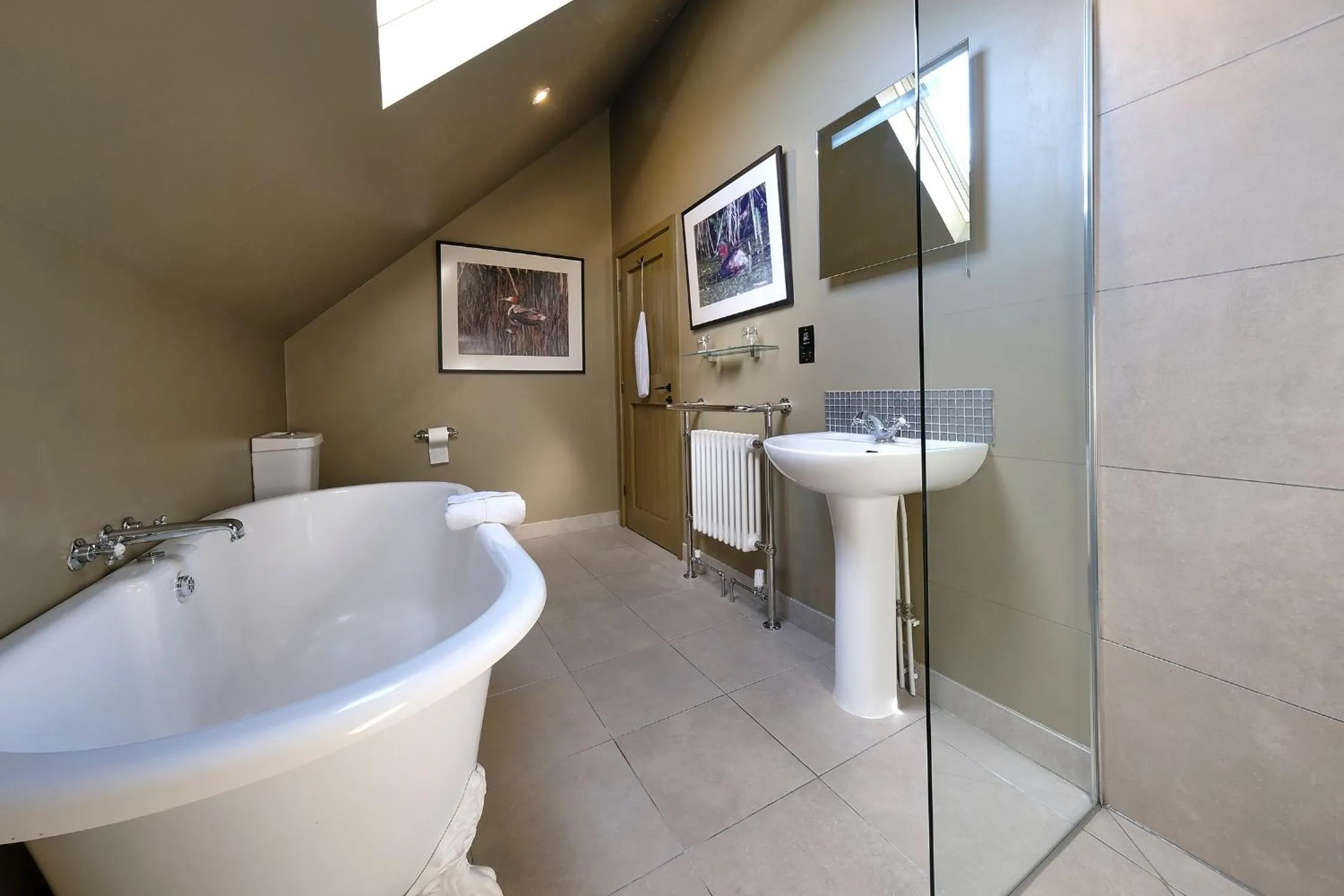 Bathroom in The Westleton Crown