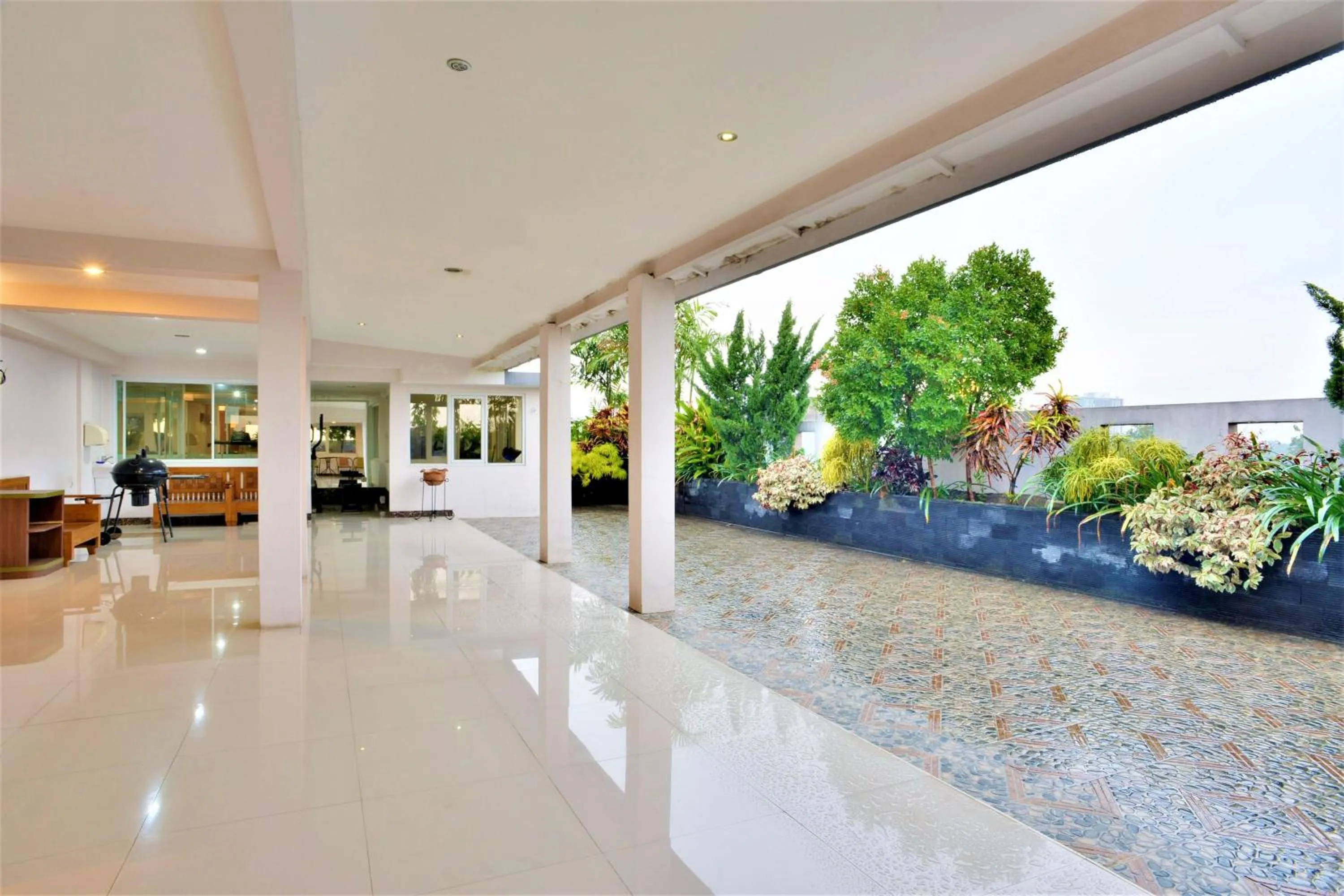 Facade/entrance in Kasira Residence